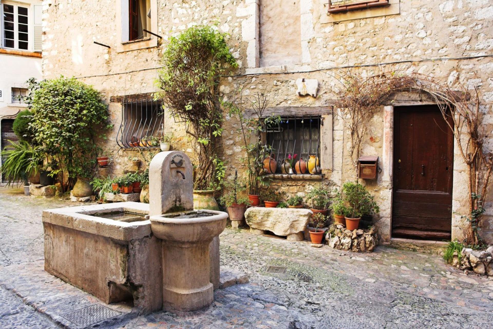 Provence and its Medieval Villages Full-Day Tour from Nice - Thumbnail 6