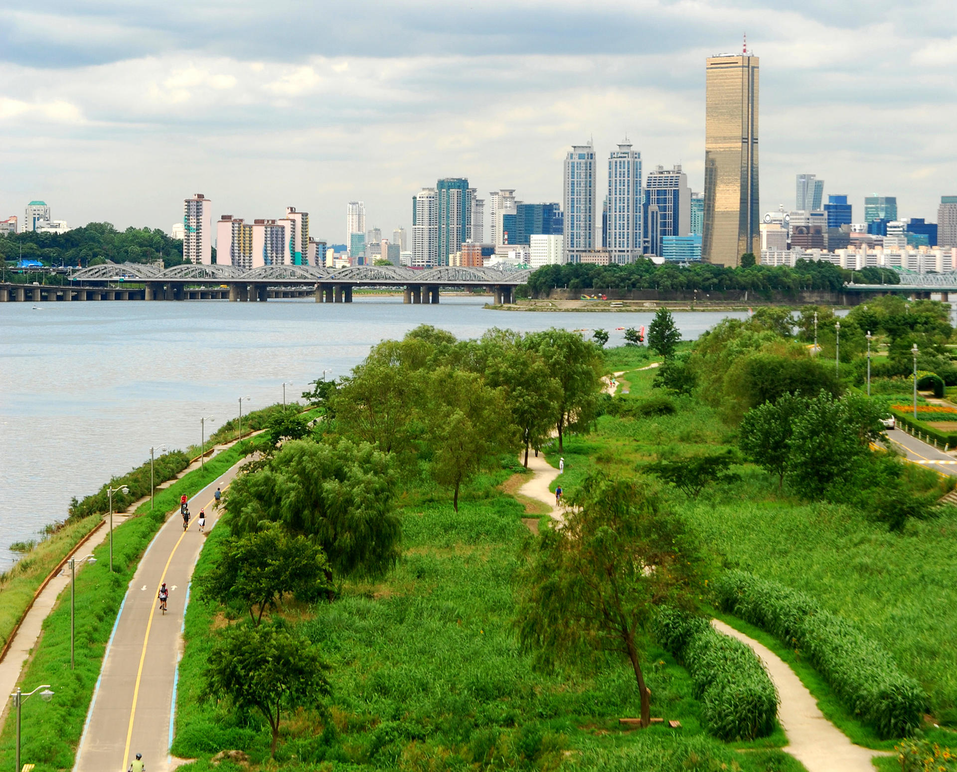 ENKO Electric Bike Ride on the Han River Bike Path in Seoul - Thumbnail 15