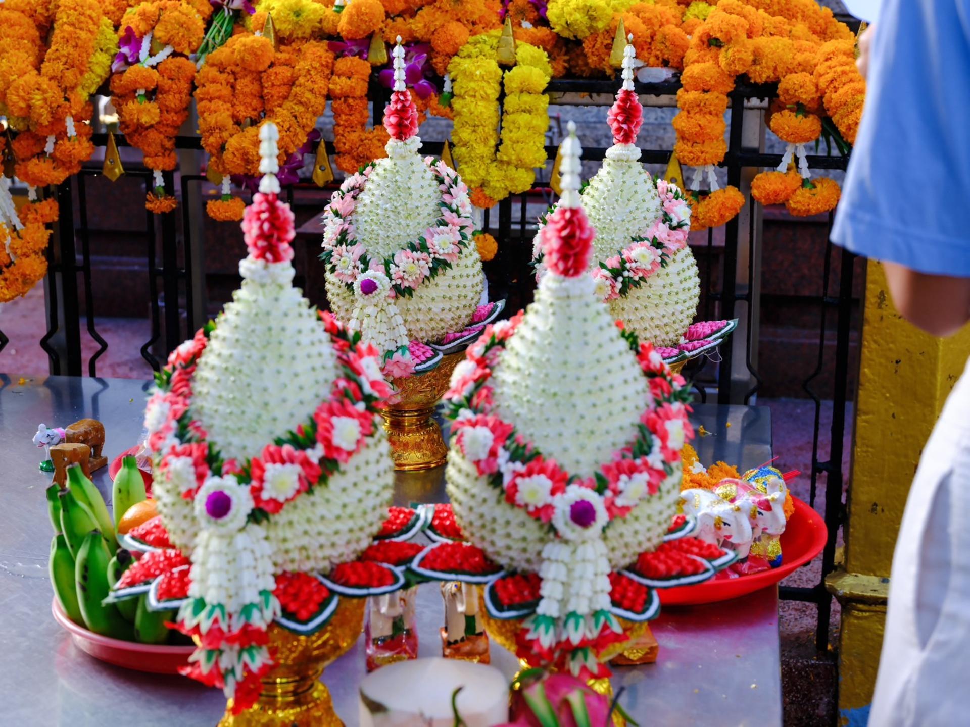 Bangkok Erawan Shrine Make a wish or Votive Online Service - Thumbnail 18