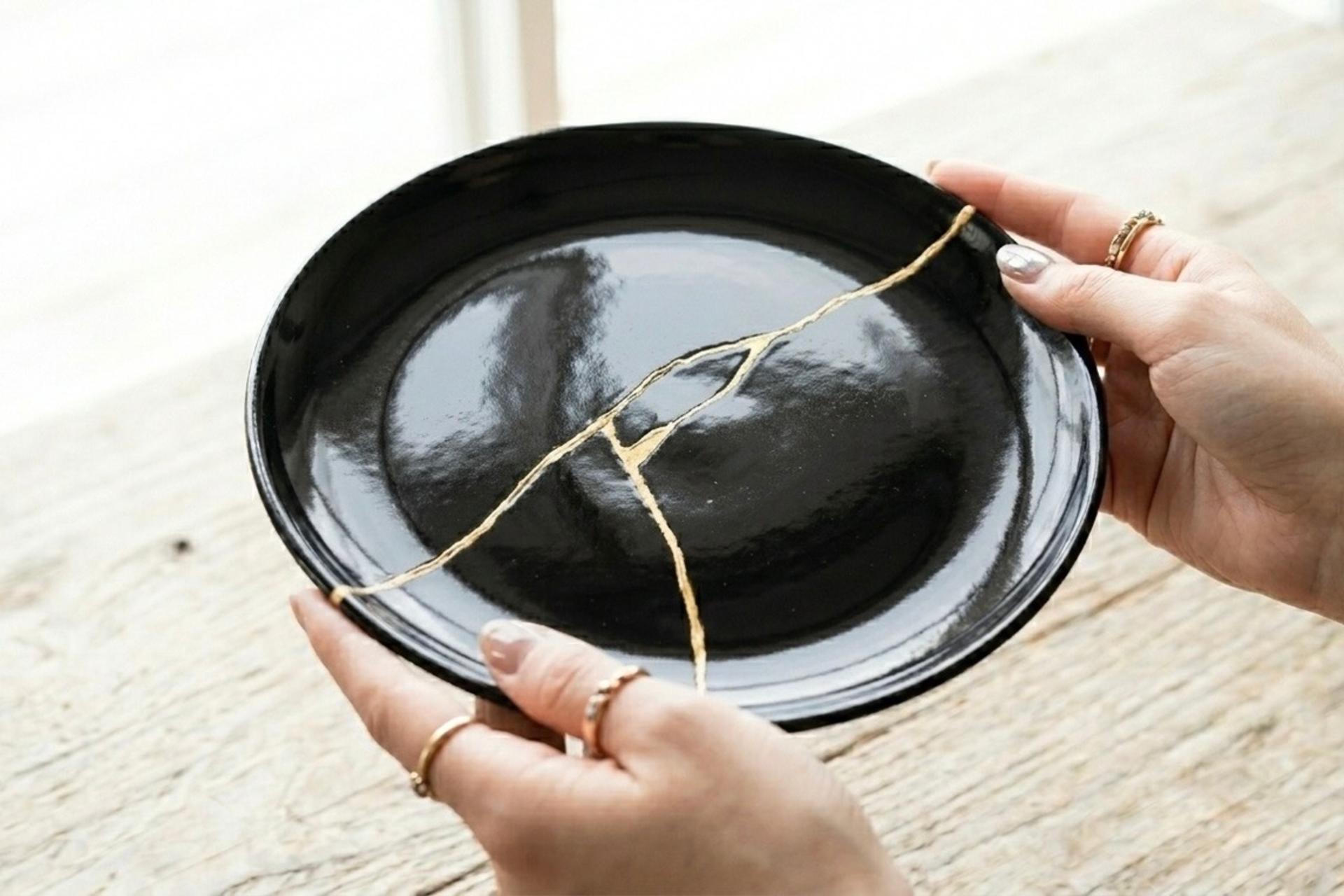 Traditional Kintsugi Repair Experience in Kyoto - Thumbnail 3