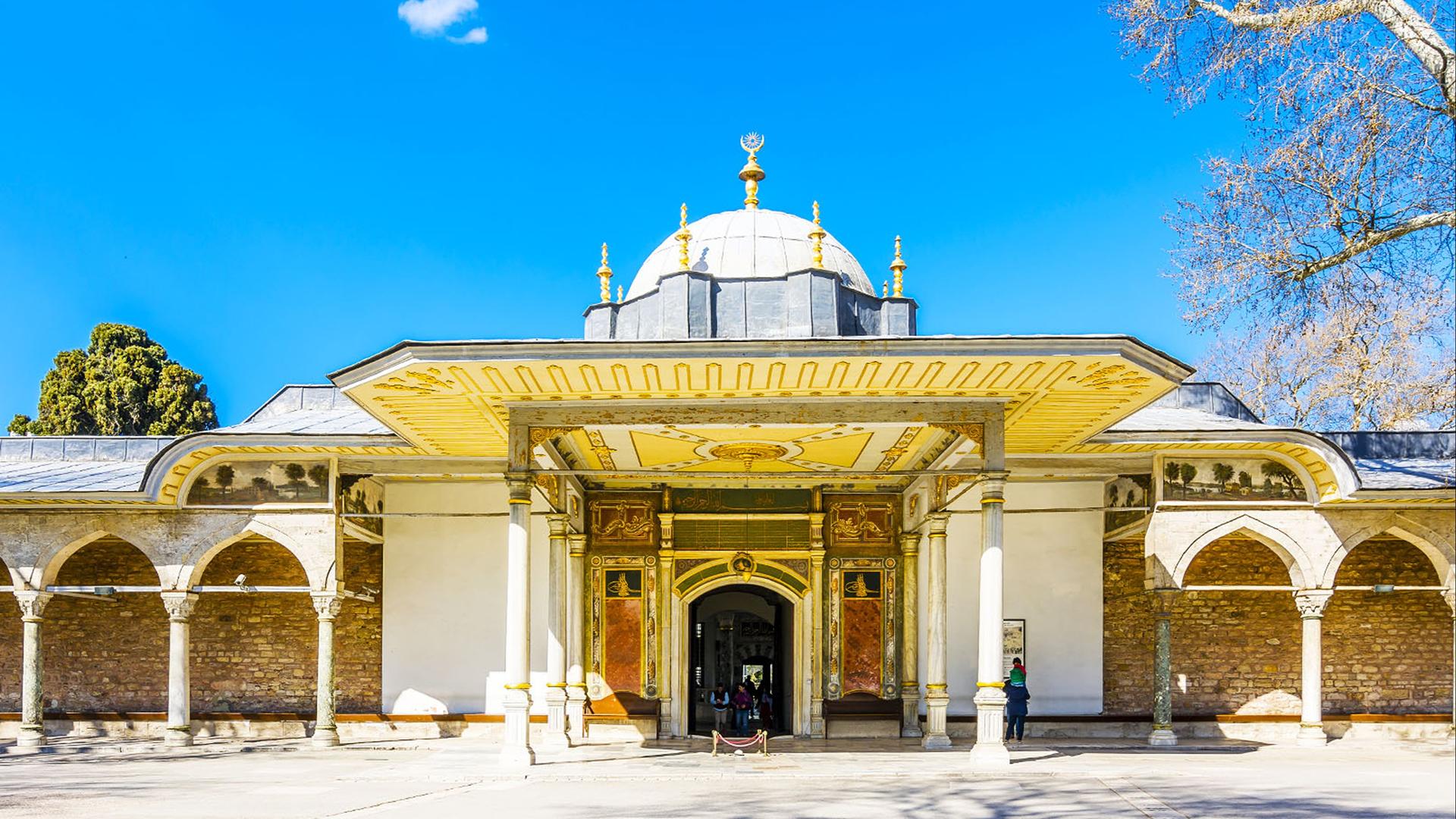 Topkapi Palace Skip-the-Line Ticket and Audio App - Thumbnail 6