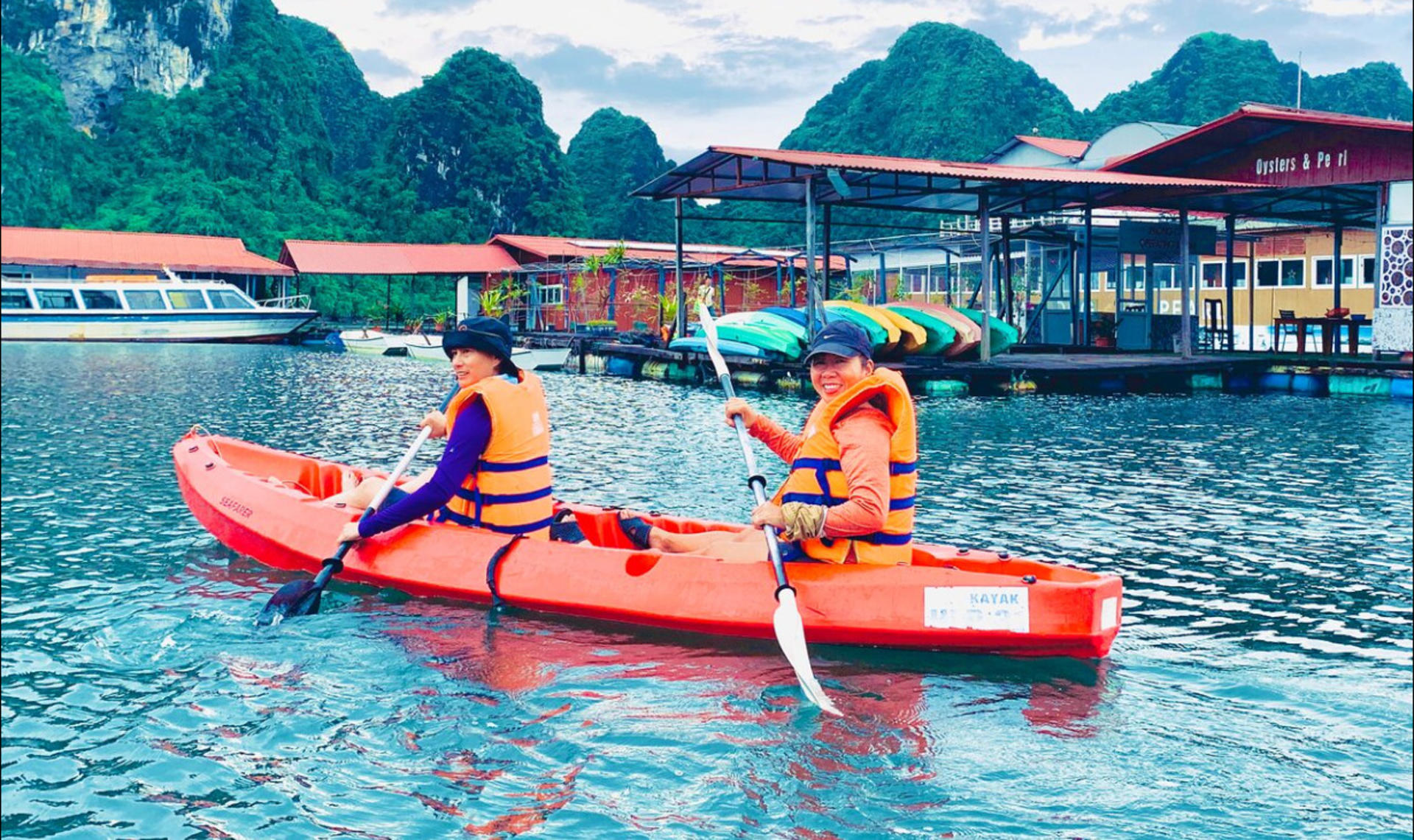 Alova Day Cruise: Ha Long Bay, Sung Sot Cave &  Ti Top Island - Thumbnail 12