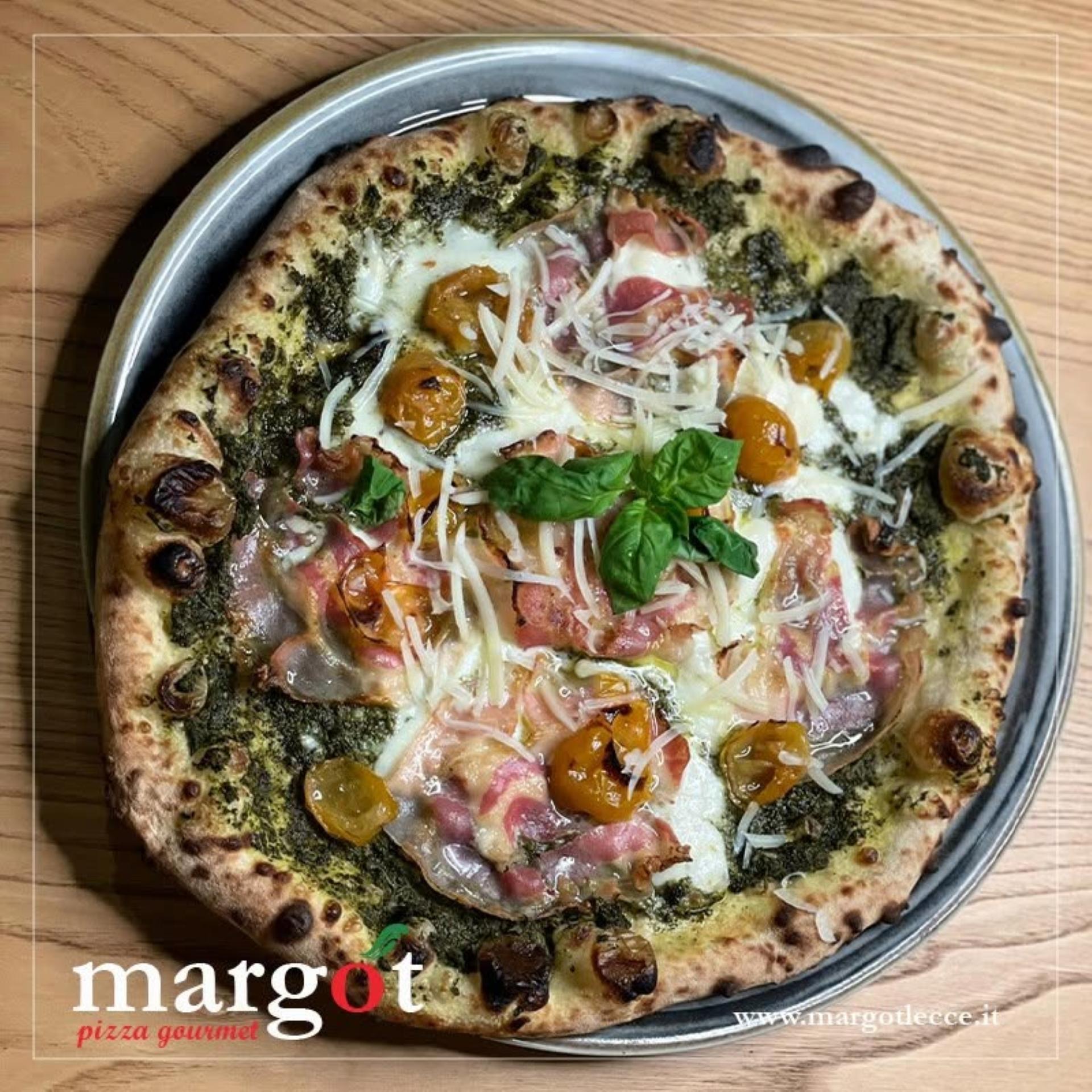 Gourmet Pizza Experience with Drinks and Dessert in Lecce - Thumbnail 64