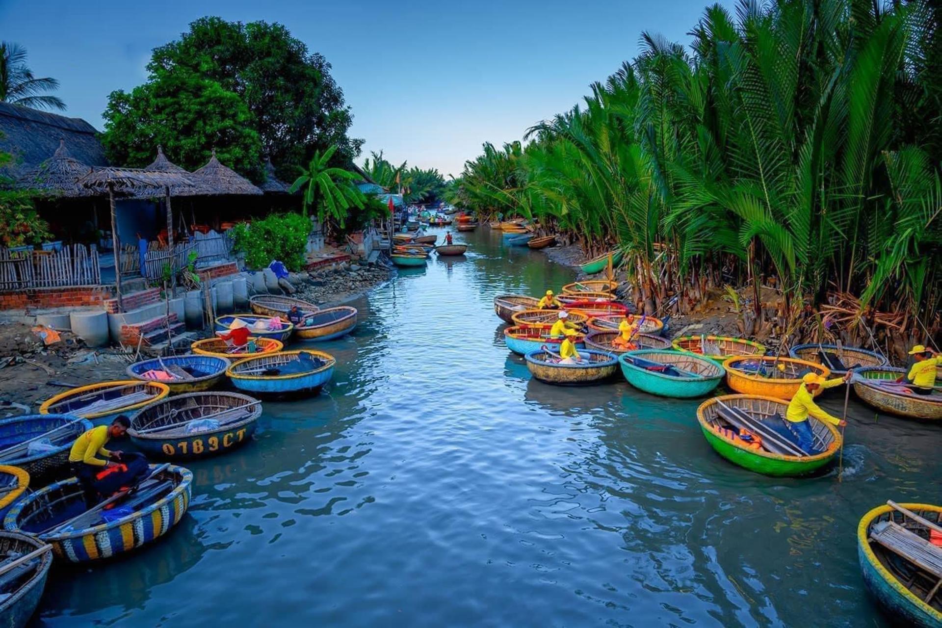 From Hoi An: Coconut Forest Basket Boat, Dinner & Lantern Release - Thumbnail 3