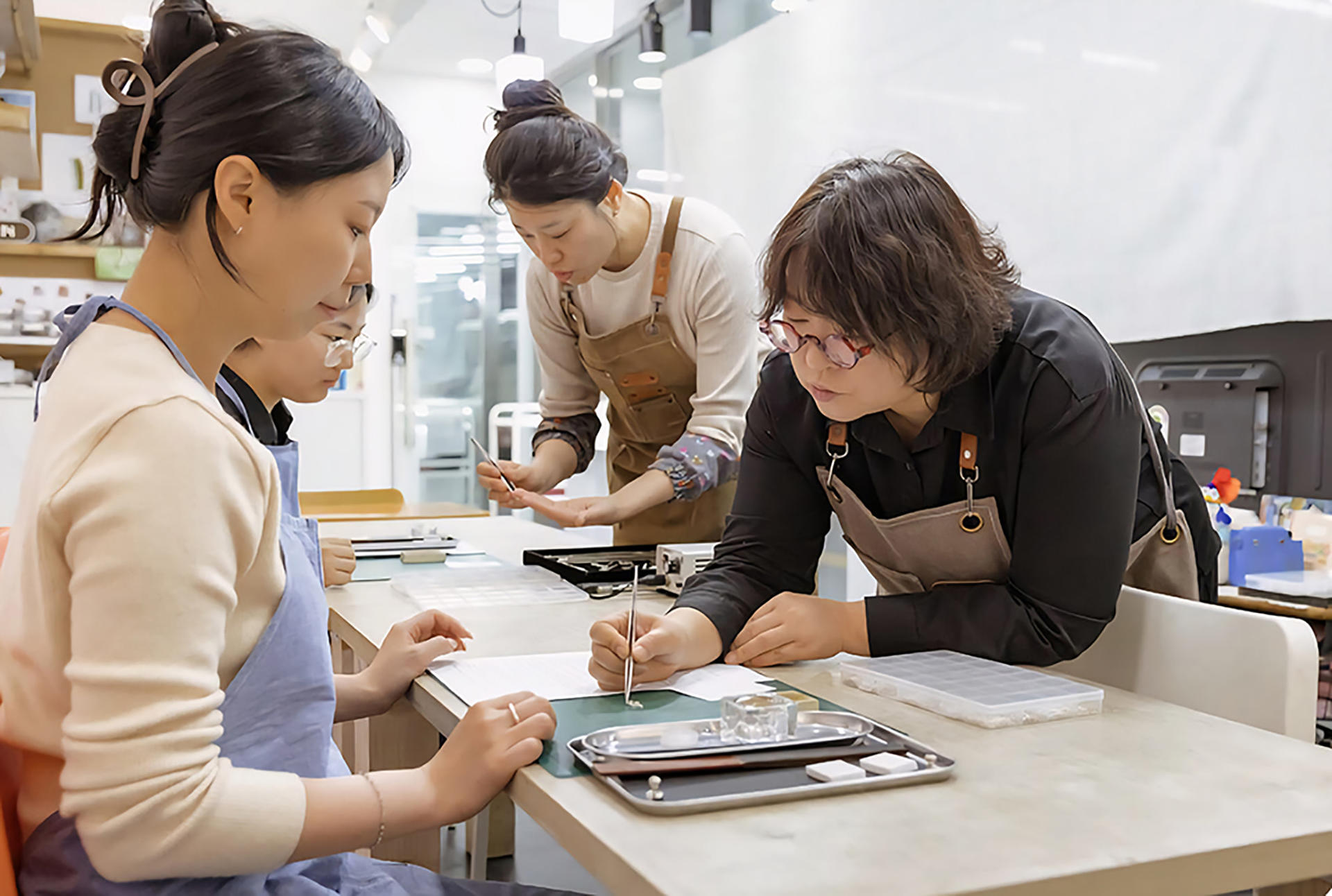 Seoul Korean Alphabet Silver jewelry Making Workshop - Image 1