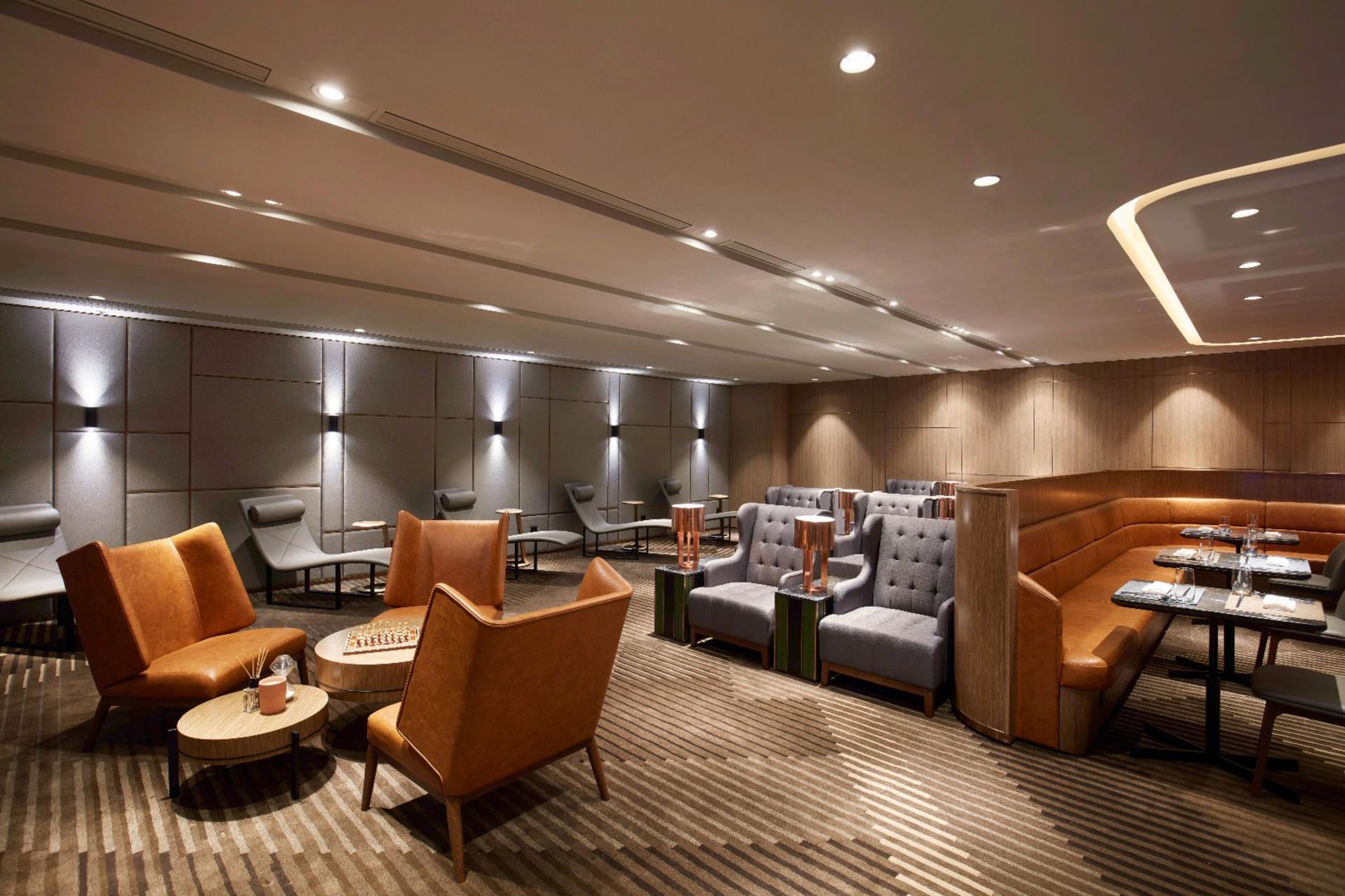 Hong Kong International Airport Plaza Premium First Lounge Service - Thumbnail 3