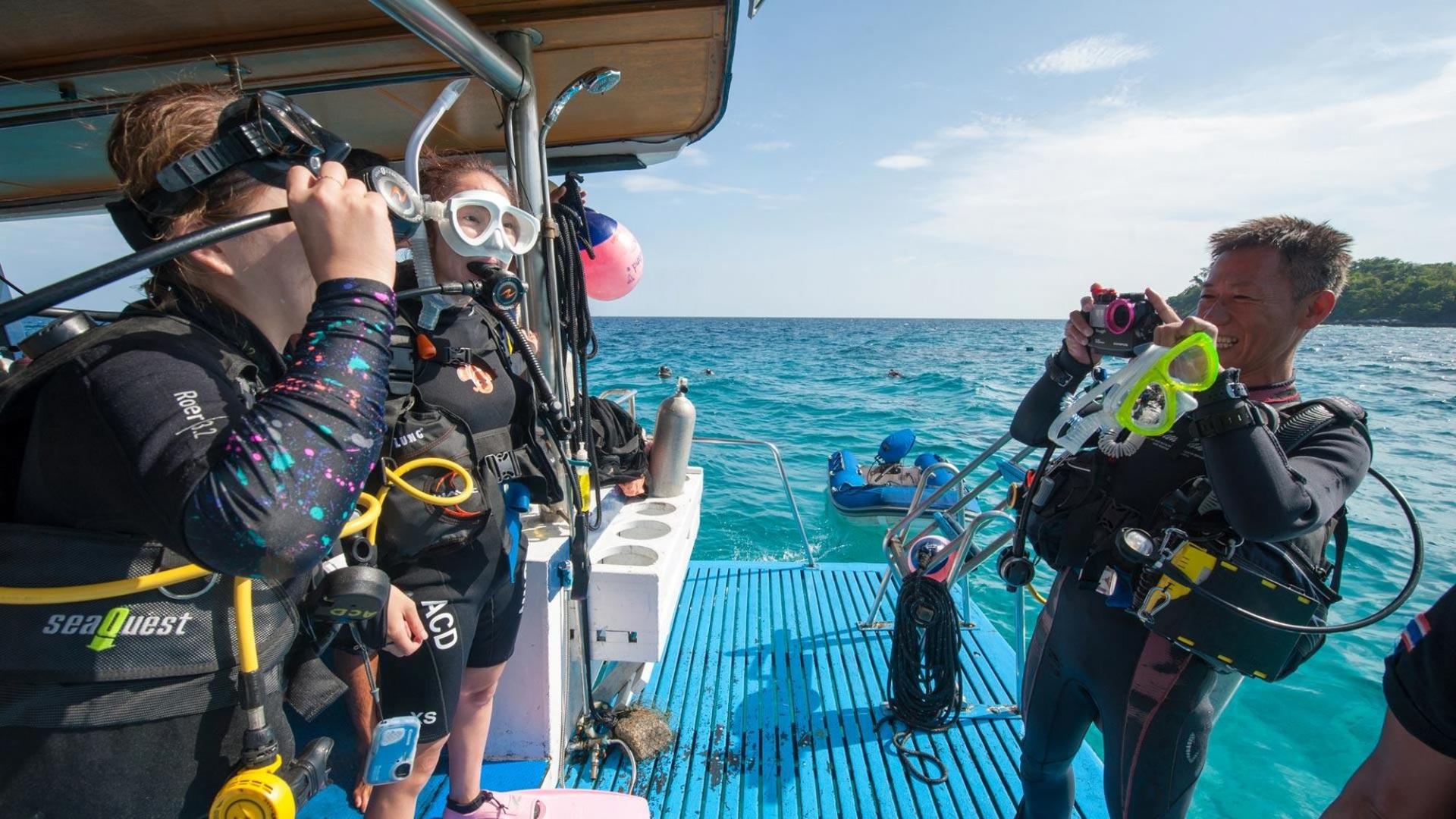 From Side: Scuba Diving & Under Water Museum with Hotel Transfer - Thumbnail 3