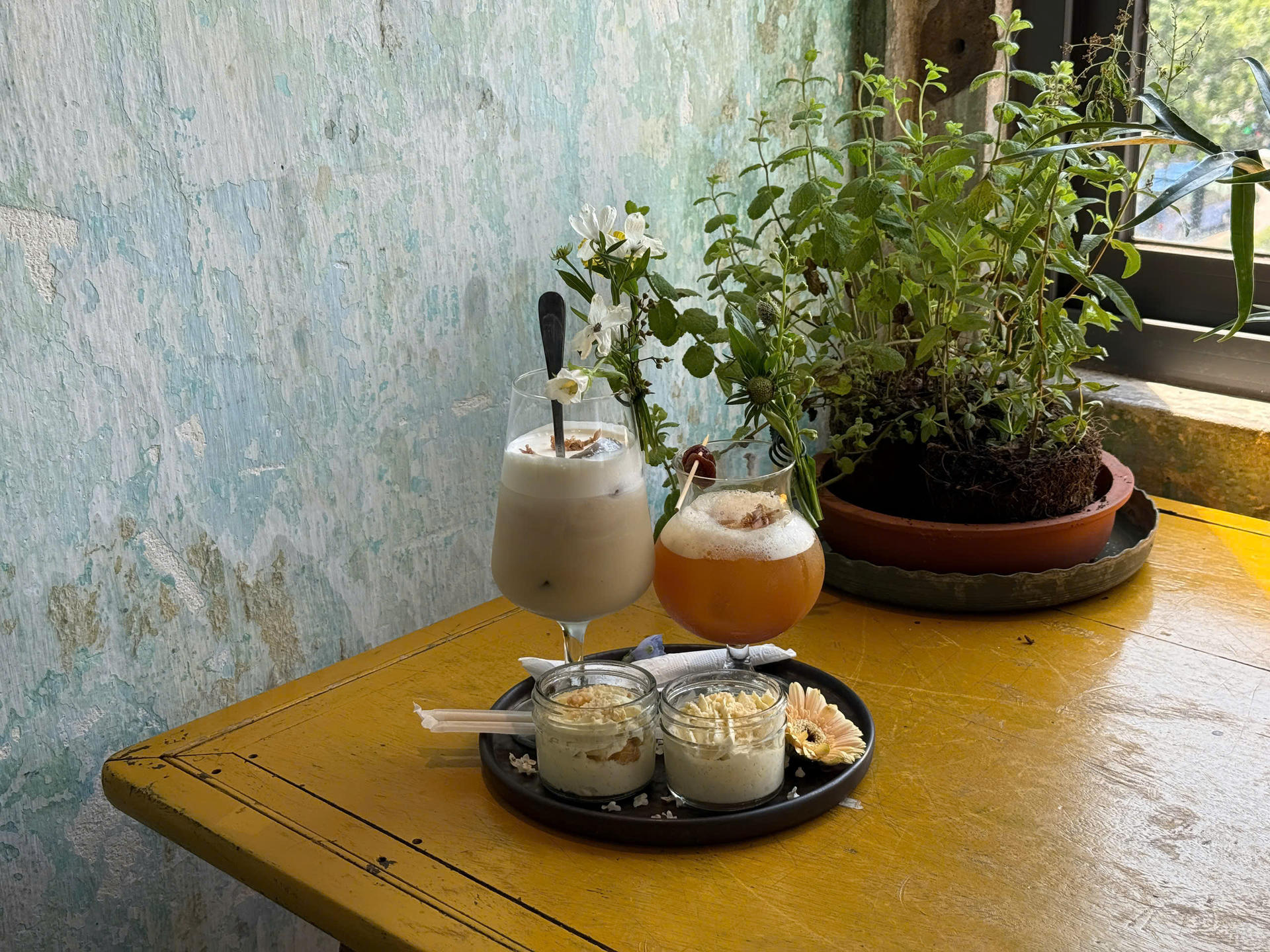 Ho Chi Minh City: Vietnamese Flower Arrangement Workshop - Thumbnail 4