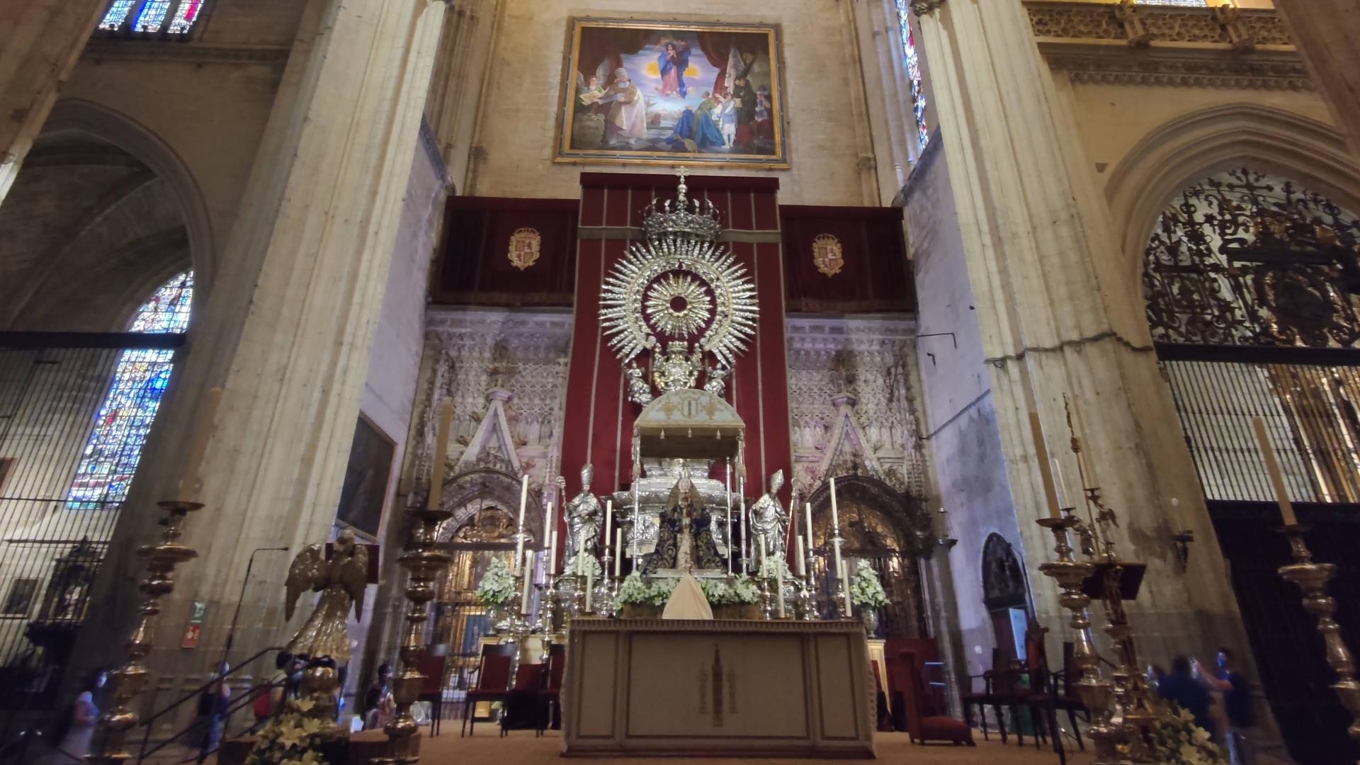 Cathedral and Giralda small group tour with tickets in Seville - Thumbnail 5