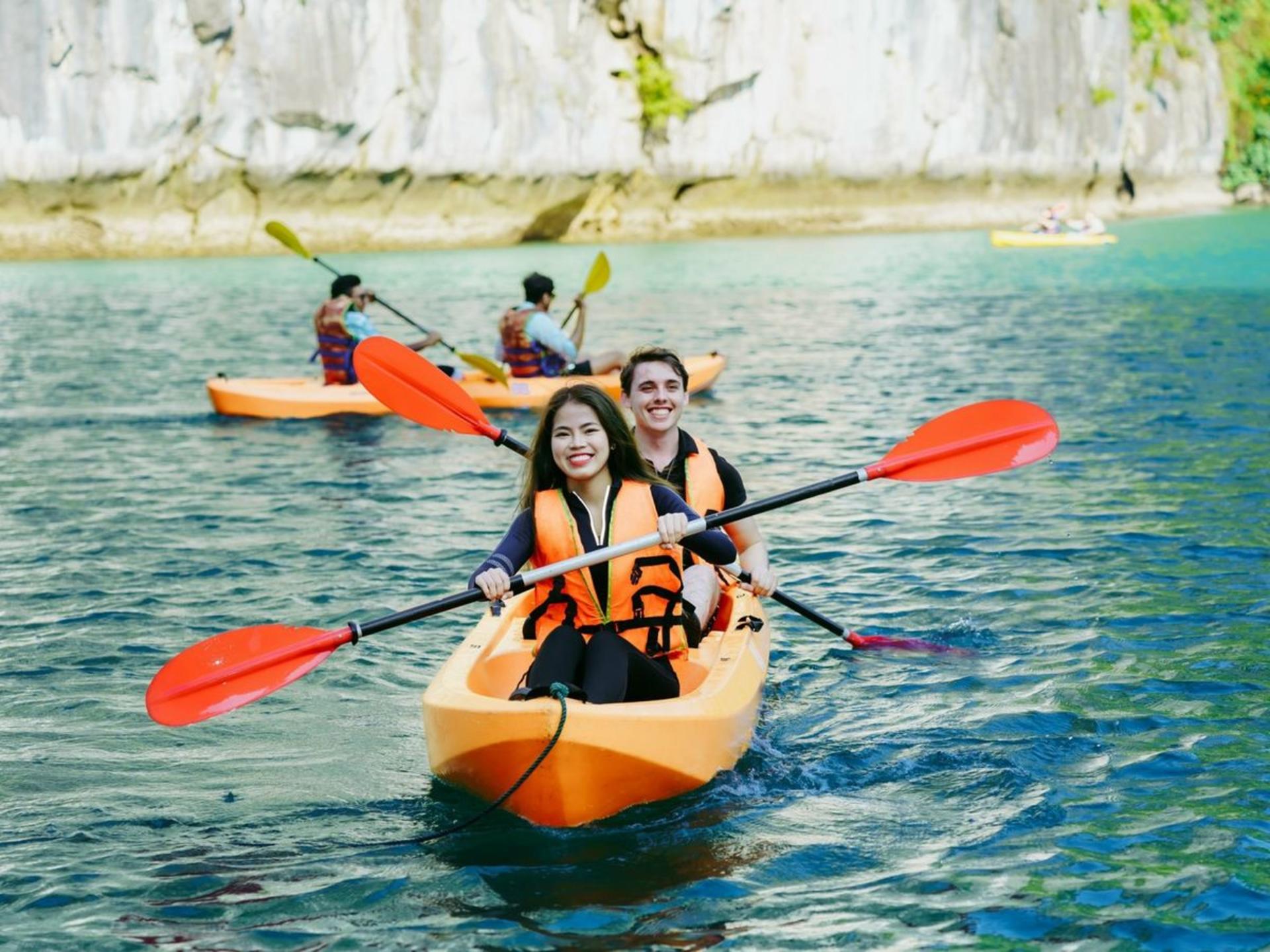 Sky Day Cruise: Ha Long Bay, Sung Sot with Japanese Speaking Guide - Thumbnail 13