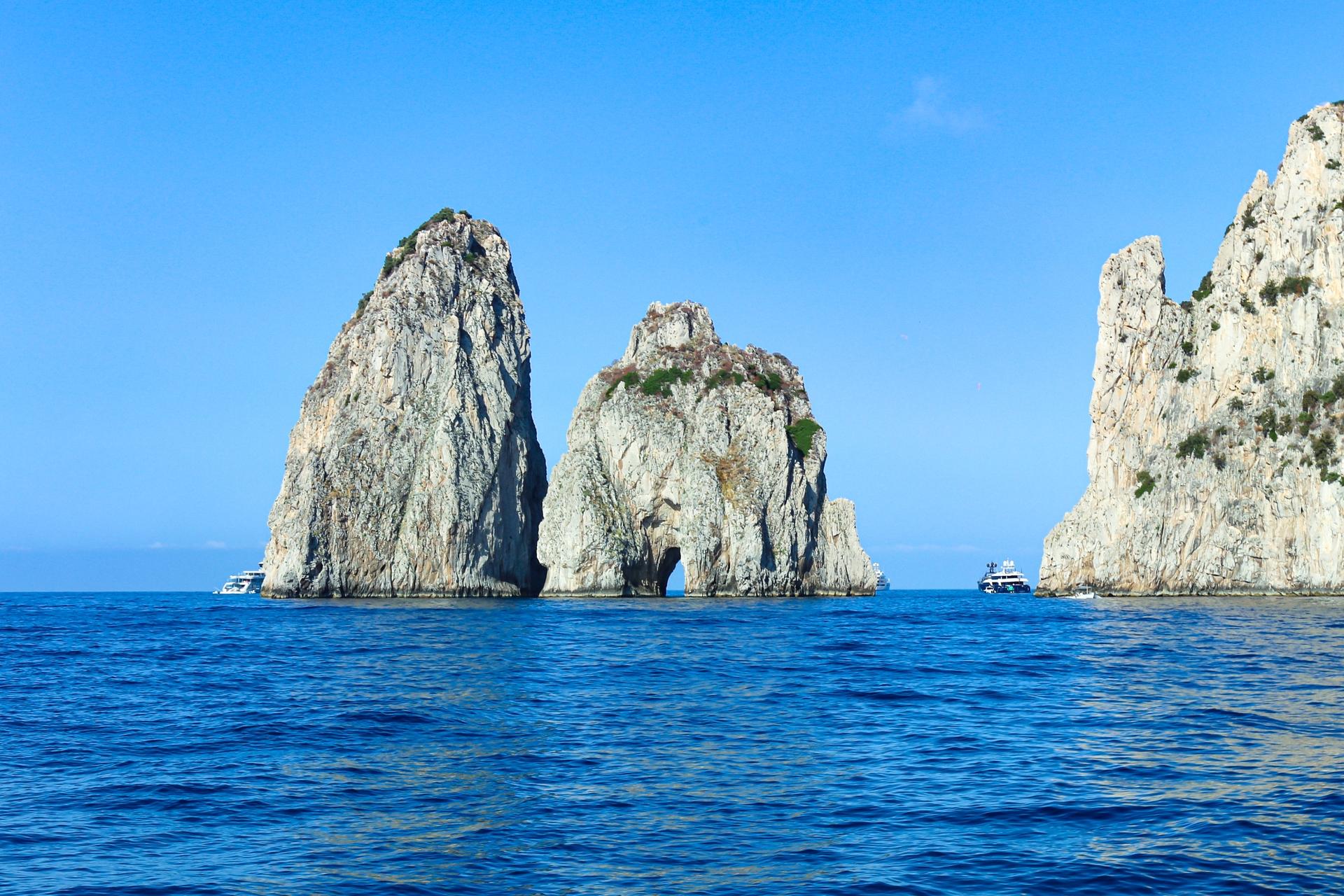 Boat tour of Capri Island from Sorrento - Thumbnail 5