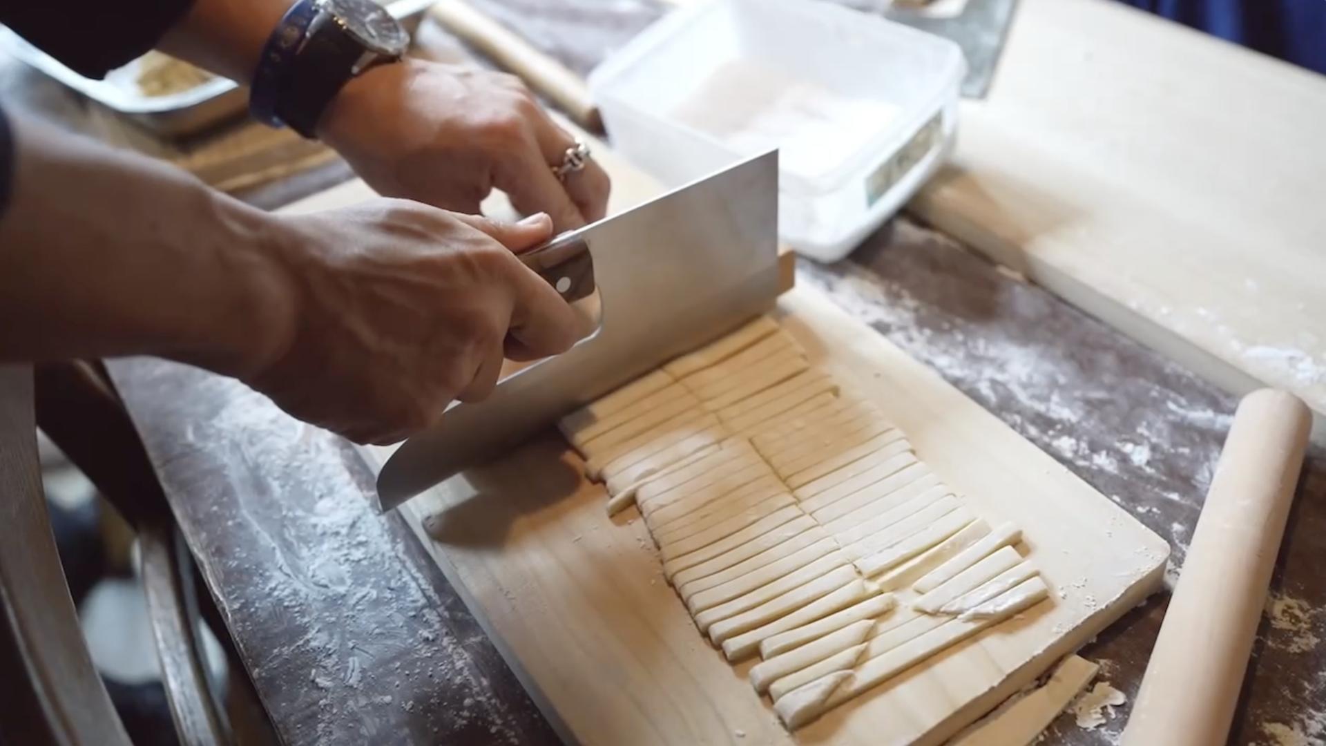 90min udon noodle-making and tasting in Osaka. - Image 1