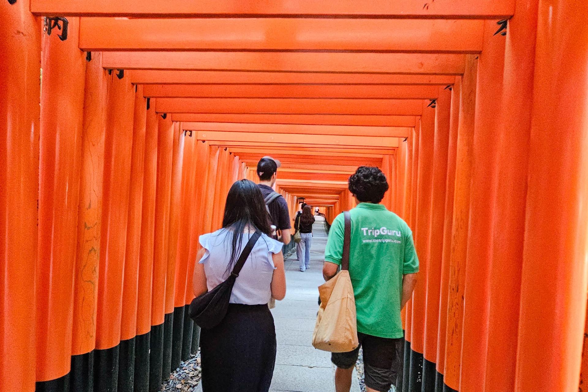 Kyoto Fushimi Inari Taisha Small Group Guided Walking Tour - Thumbnail 11