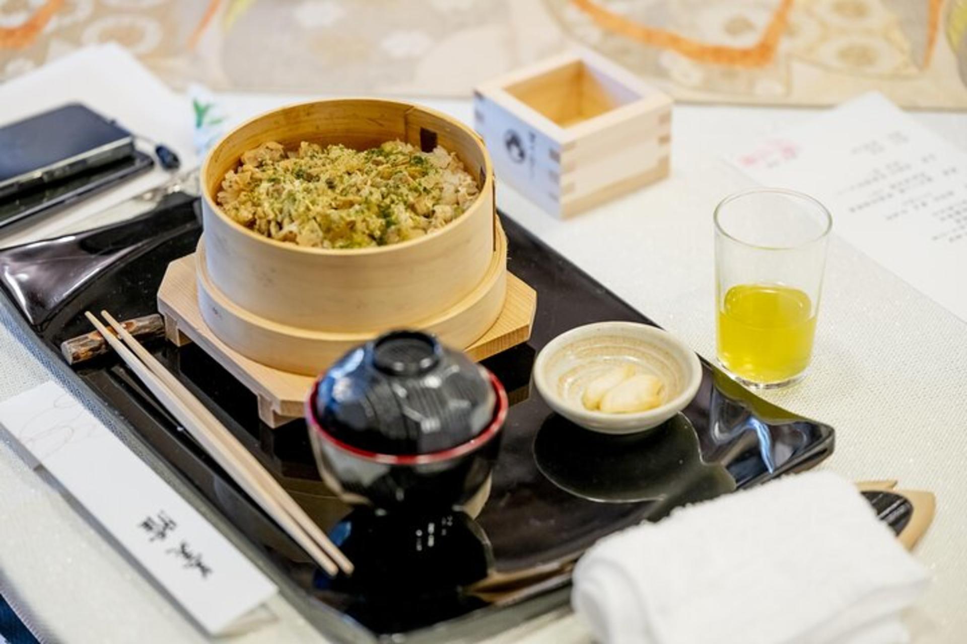 Enjoy Cultural Downtown and Traditional Cuisine from Tokyo - Thumbnail 8