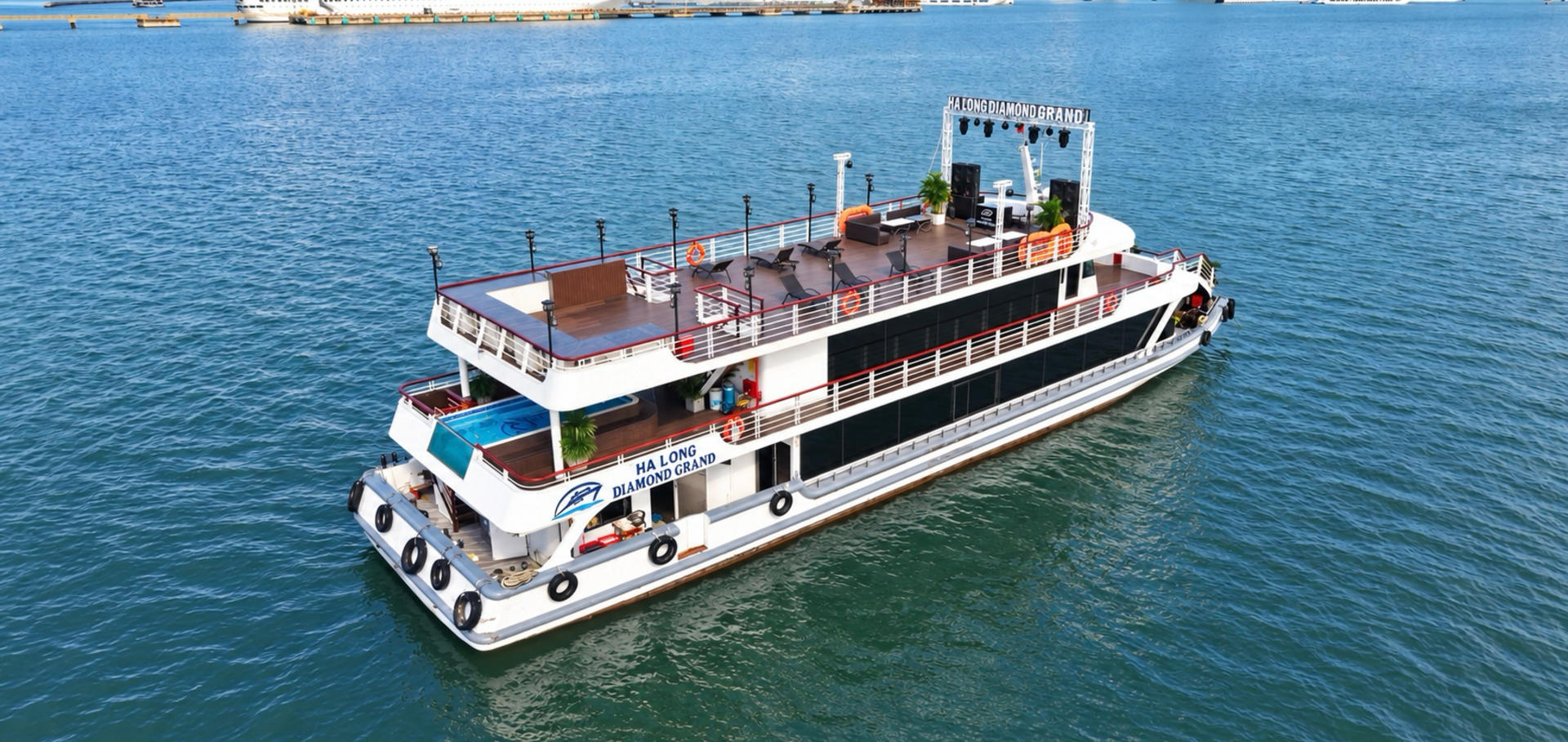 Diamond Grand Day Cruise: Ha Long Bay, Sung Sot & Ti Top Island - Thumbnail 4