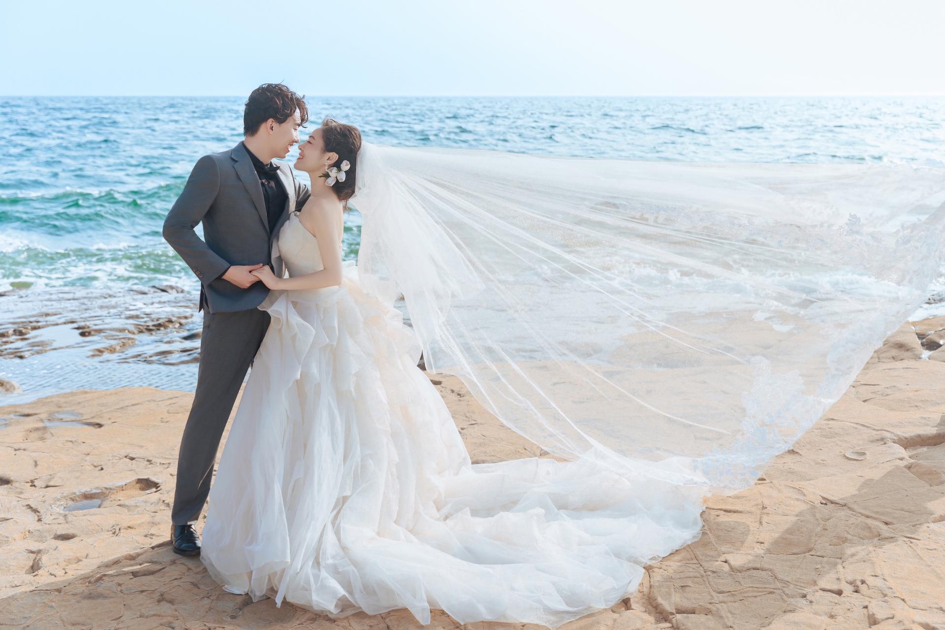 Tokyo: Wedding Dress & Kimono One-Day Photography (location is optional) - Thumbnail 9