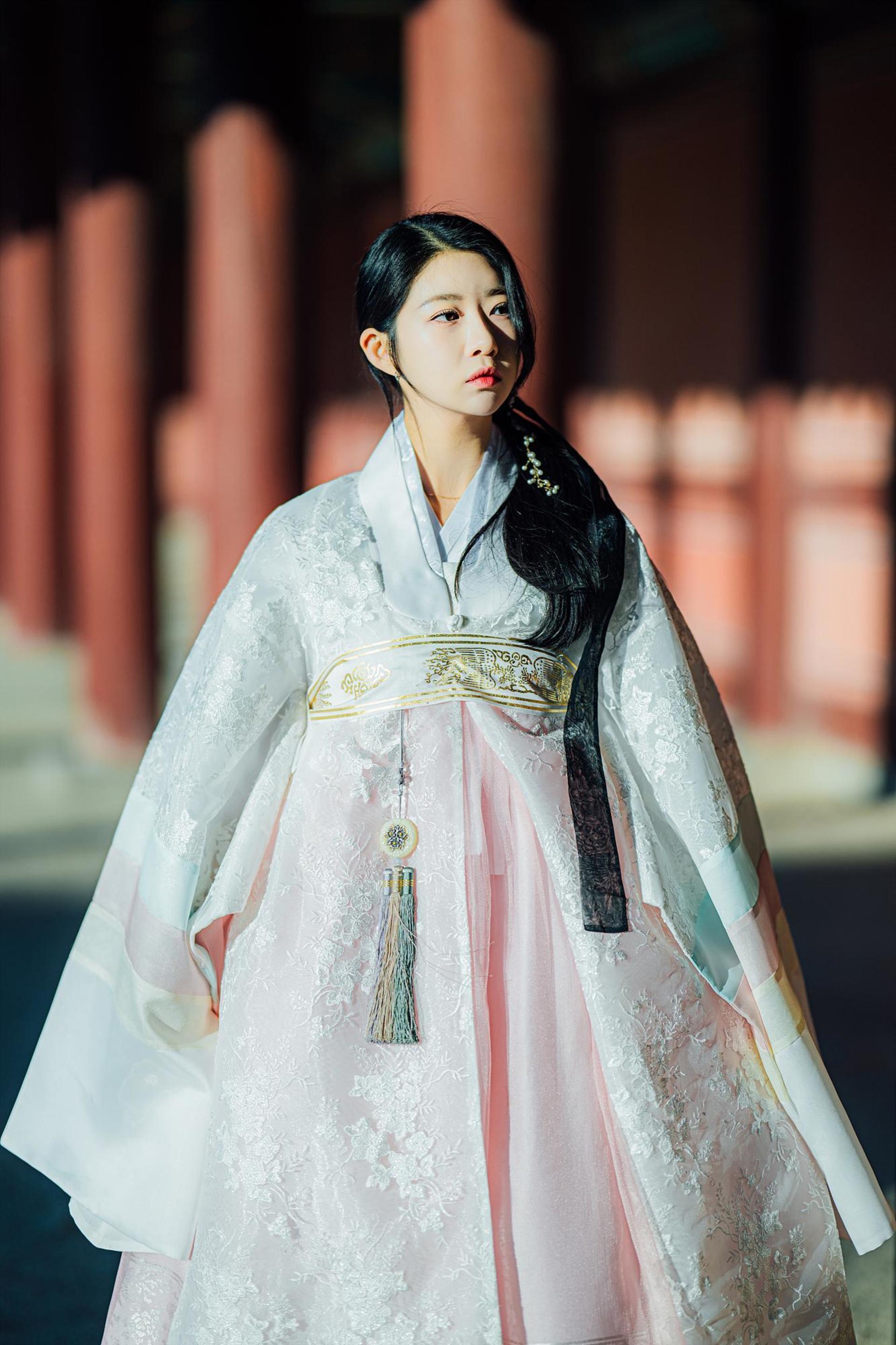 Yein Room(Korean Drama Style Hanbok) Changdeokgung Palace Hanbok - Thumbnail 88