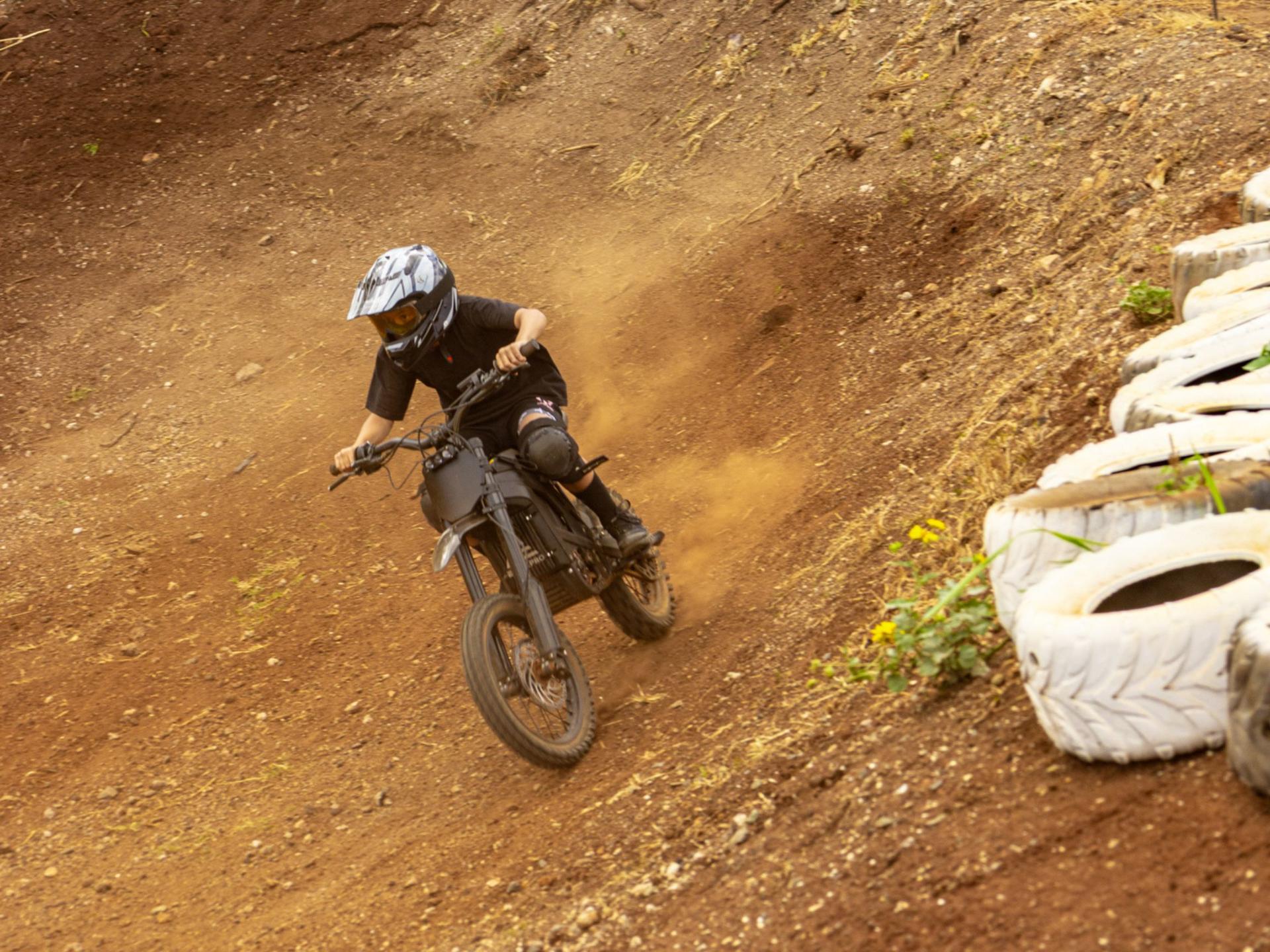 Dirt Bike Experience in Oahu - Thumbnail 13