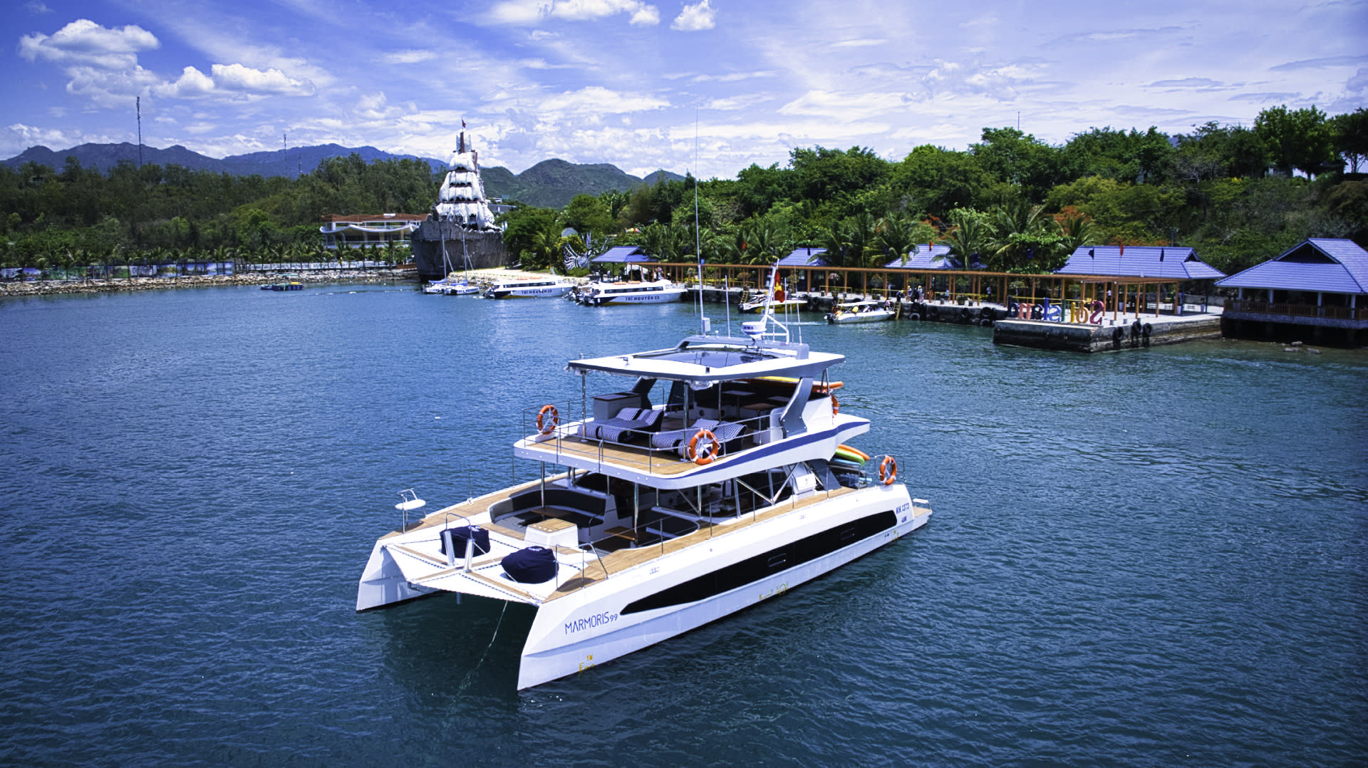 Nha Trang Half-Day Snorkeling & Diving Yacht Tour - Image 1