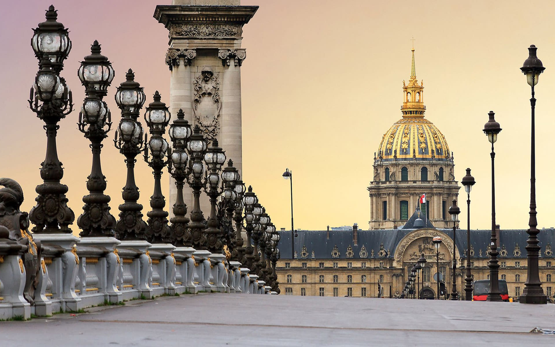 Eiffel Tower and Illuminations of Paris - Thumbnail 10