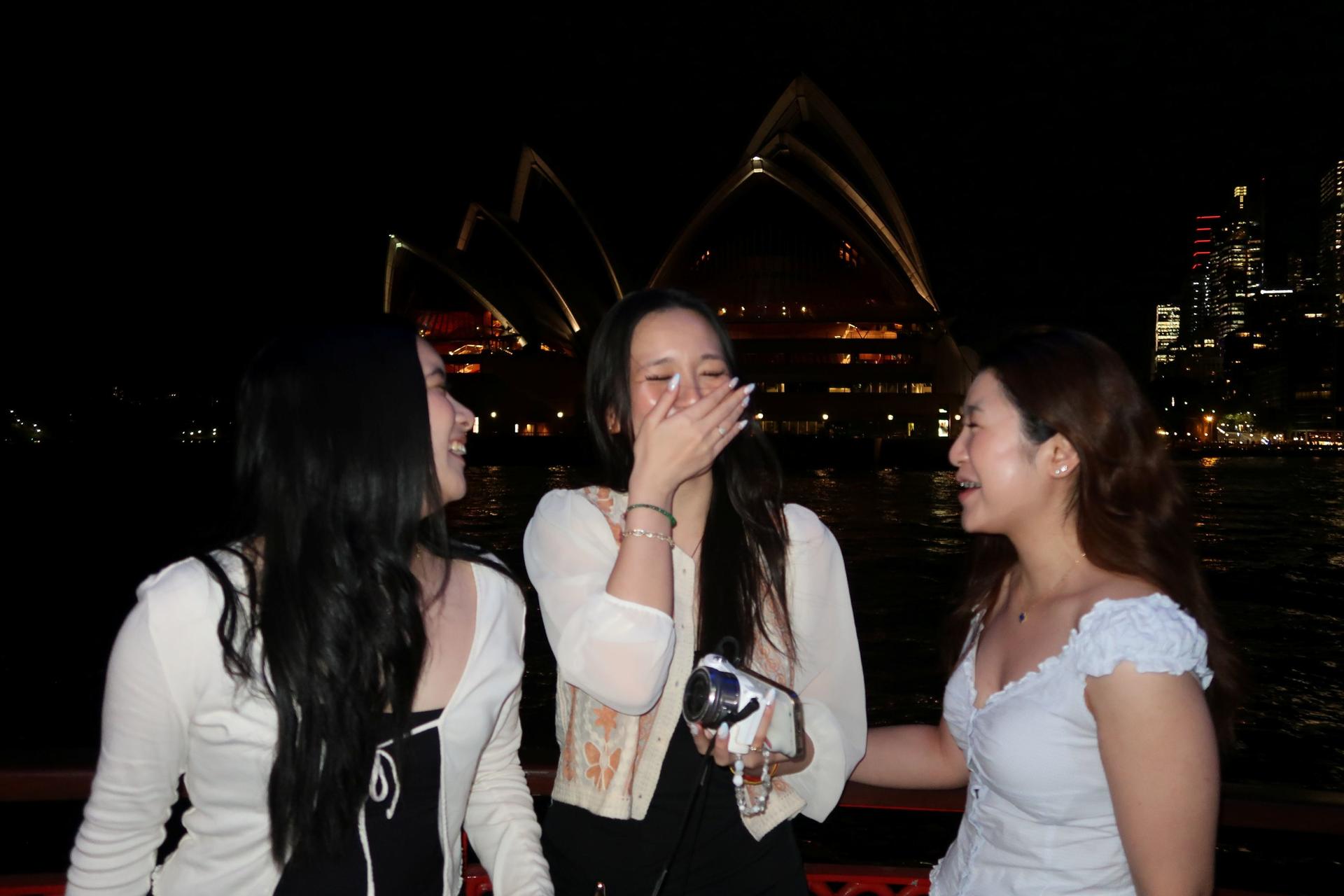 Sydney Harbour Cabaret Show Cruise with 3-Course Dinner - Thumbnail 17