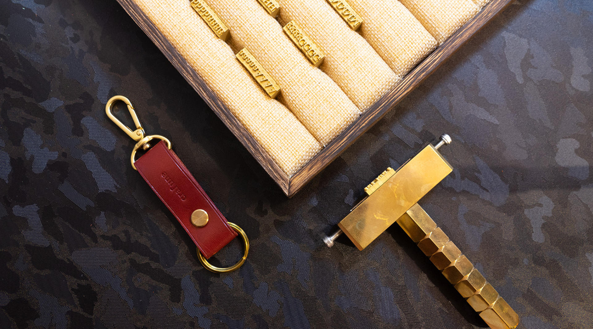 Cardholder, Wallet and Accessories Leather Workshop in Singapore - Thumbnail 3