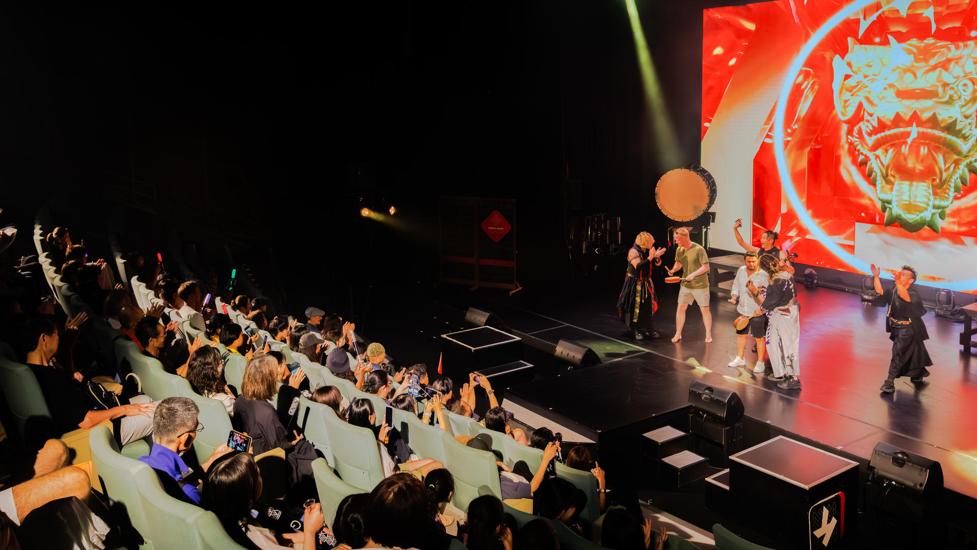 OSAKA NIGHT FUSION Japanese taiko kabuki samurai dance show - Thumbnail 11