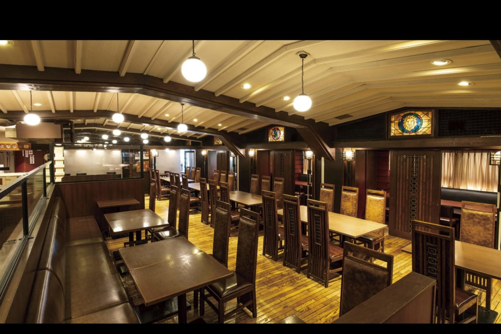Beer Restaurant Ginza 7Chome: Beer Hall Dining in Ginza - Thumbnail 3