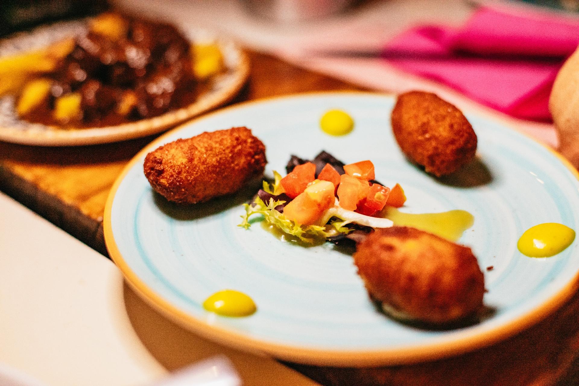 Tapas Crawl Walking Food Tour in Seville - Thumbnail 15