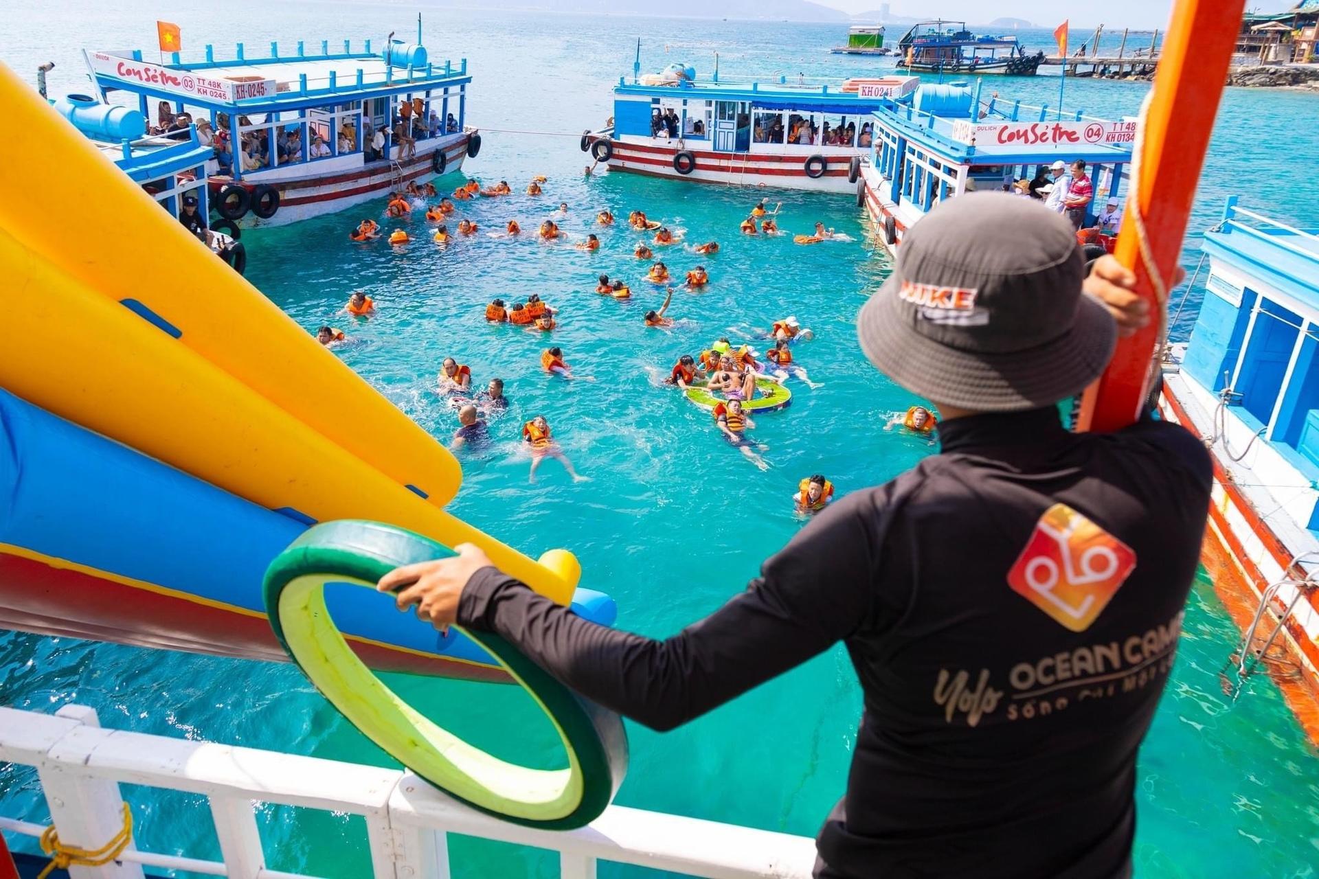 Nha Trang Floating Bar Boat Party Island Hopping Tour - Thumbnail 24