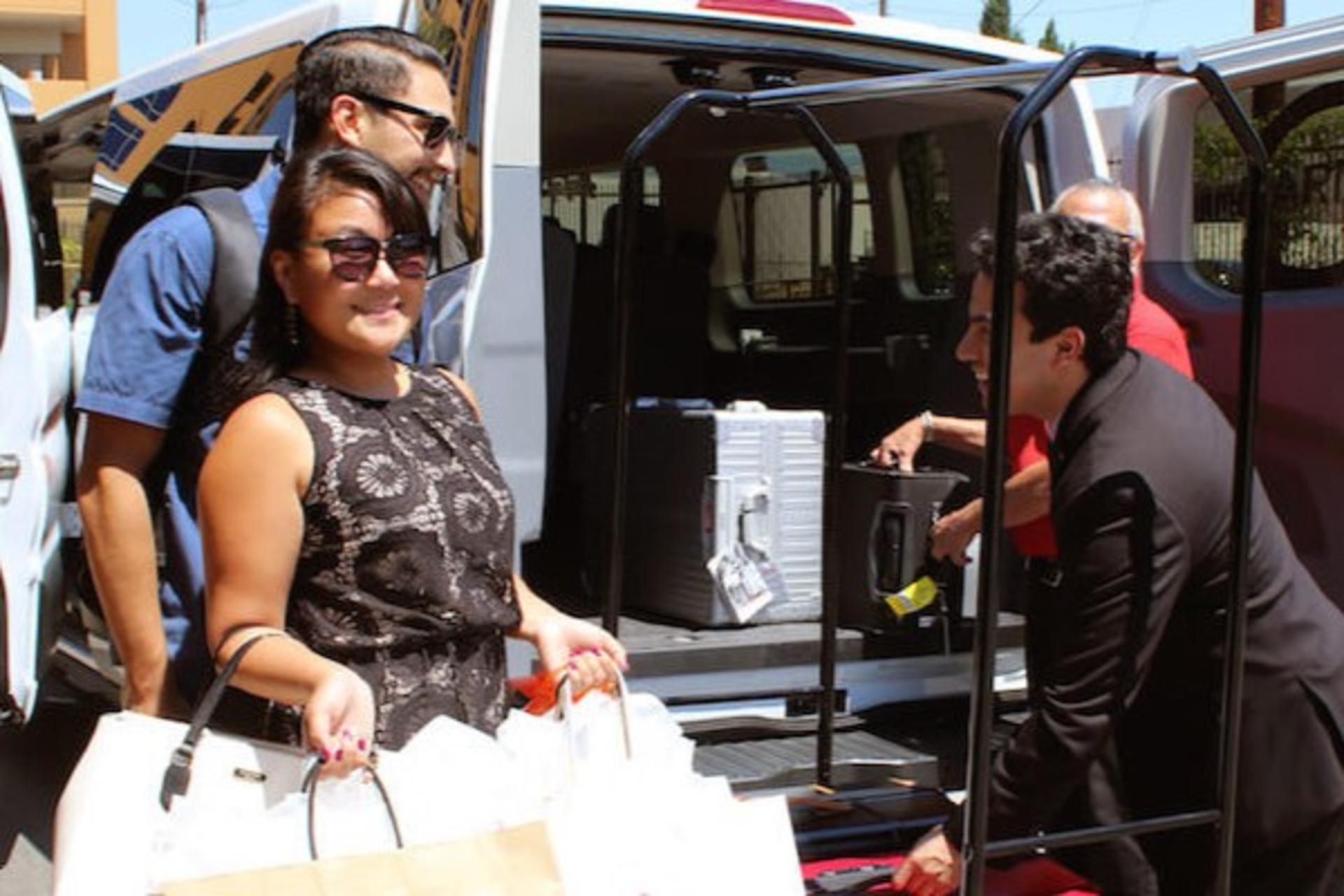  Los Angeles Citadel Outlets Day Tour with Gift Card - Thumbnail 2