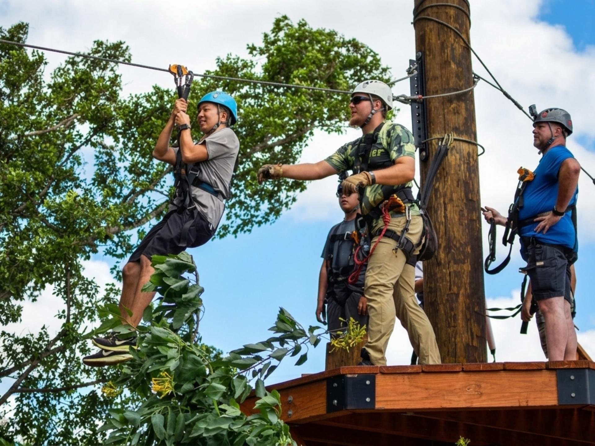 Coral Crater 6-Zipline Tour in O'ahu - Thumbnail 15
