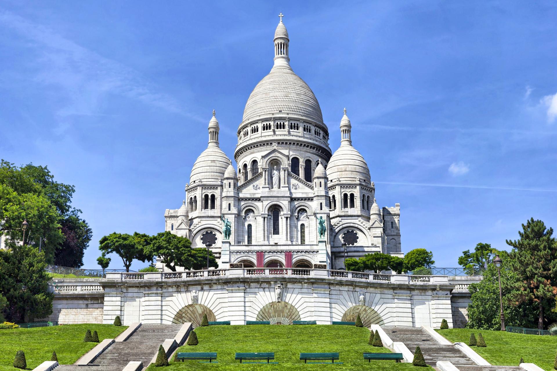 Montmartre Walking Tour in Paris - Thumbnail 3