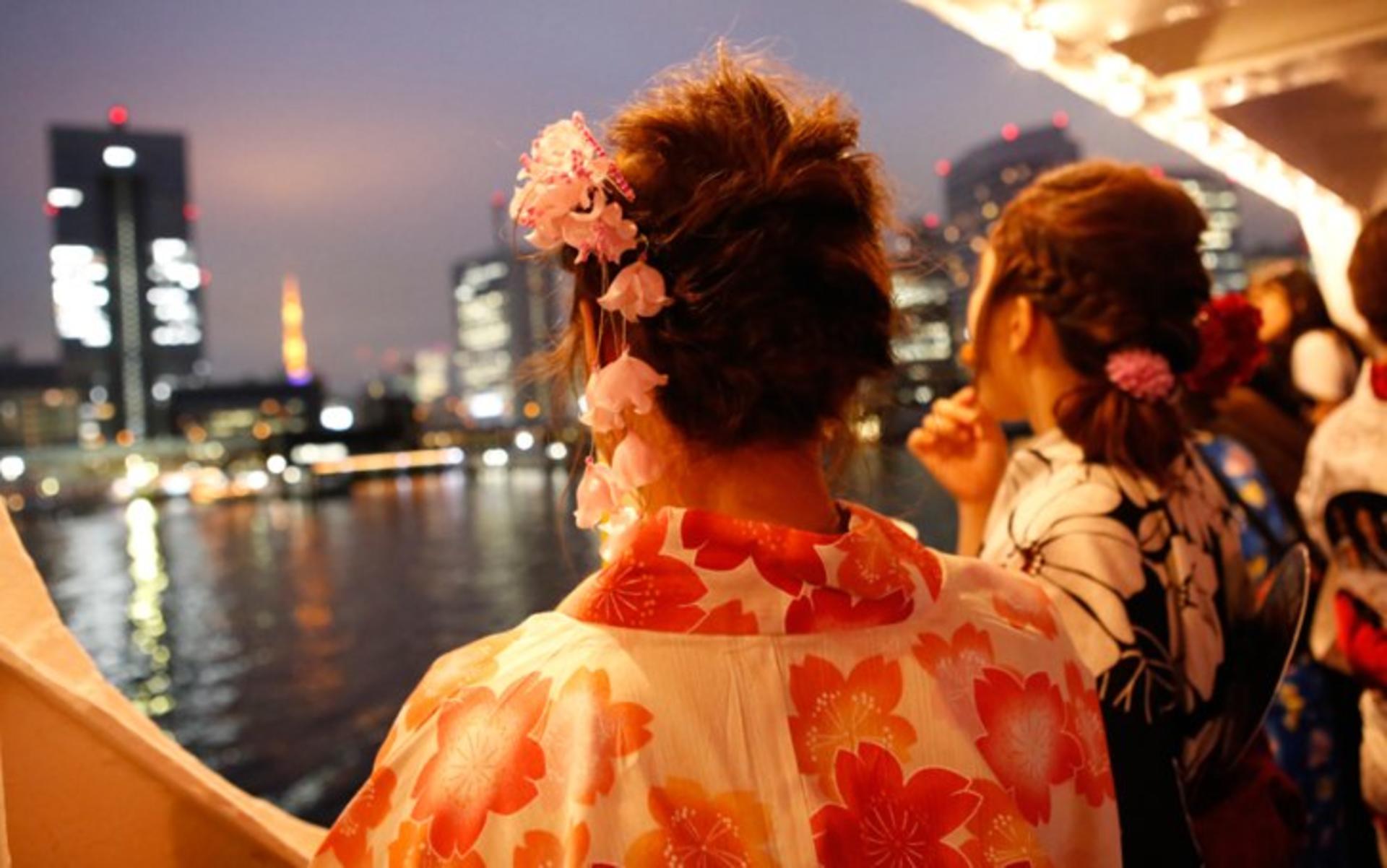 Tokyo Yakatabune Cruise: Sukiyaki Cuisine, Show Performance, and Tokyo Tower Sightseeing Plan - Thumbnail 7