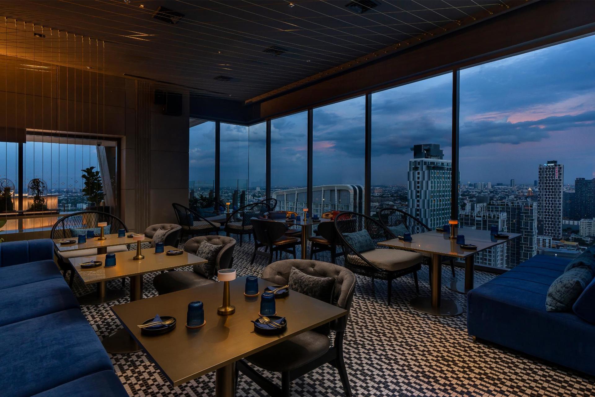 LUZ Bangkok Tapas Rooftop Bar at INNSiDE by Melia Bangkok Sukhumvit (BTS Onnut) - Thumbnail 9