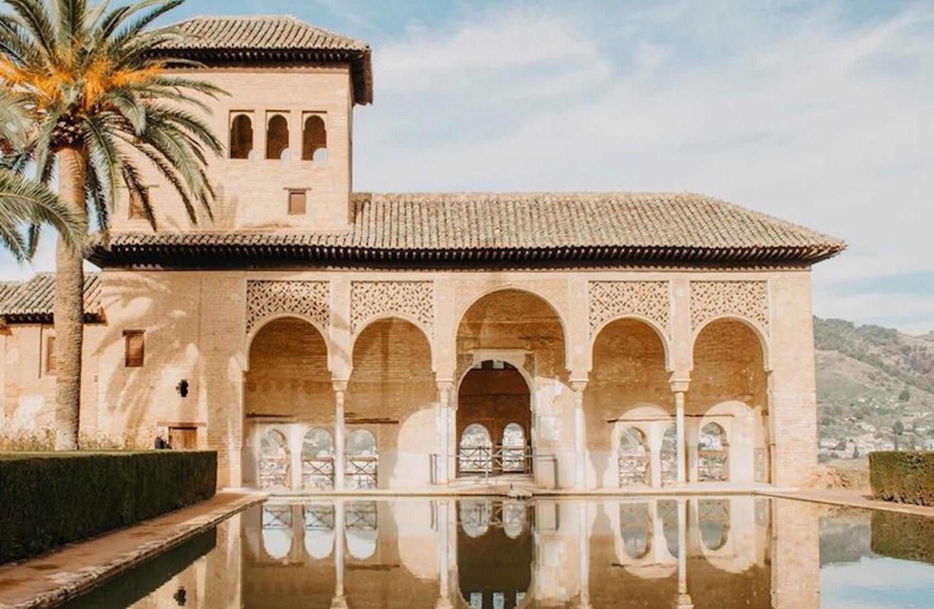 Alhambra and Nasrid Palaces tickets with audio guide and city pass - Thumbnail 9