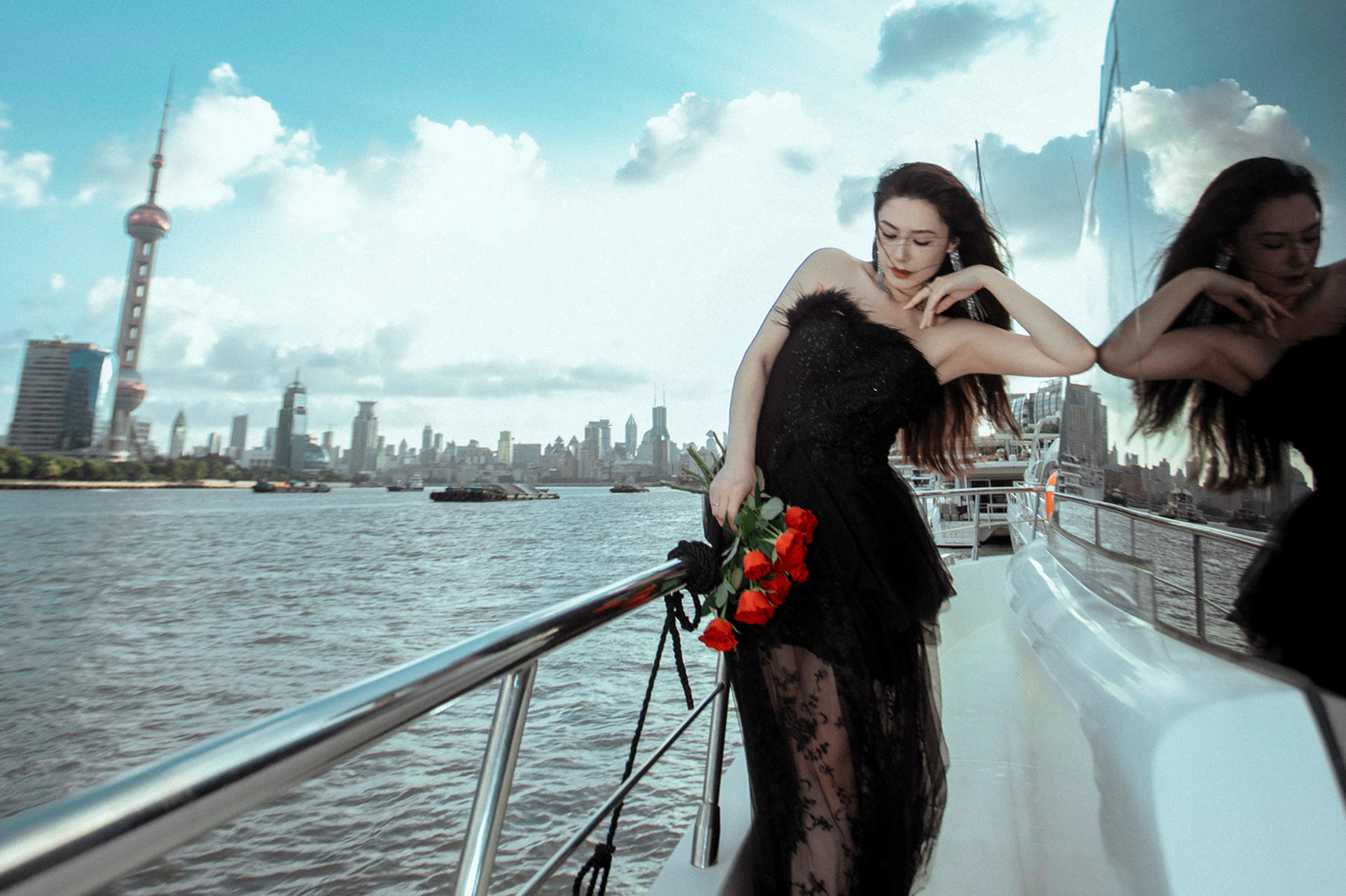 Shanghai Bund single person yacht photography service, approximately 2 hours, includes clothing and styling. - Thumbnail 19