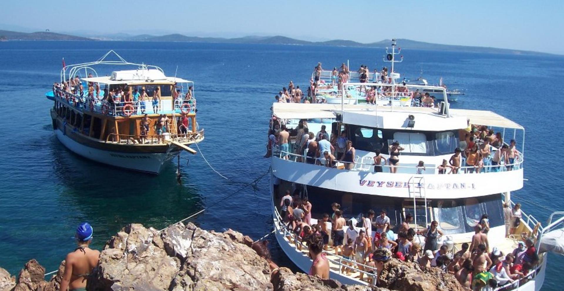 Kuşadası: Full-Day Boat Trip with Lunch & Hotel Transfer - Thumbnail 2