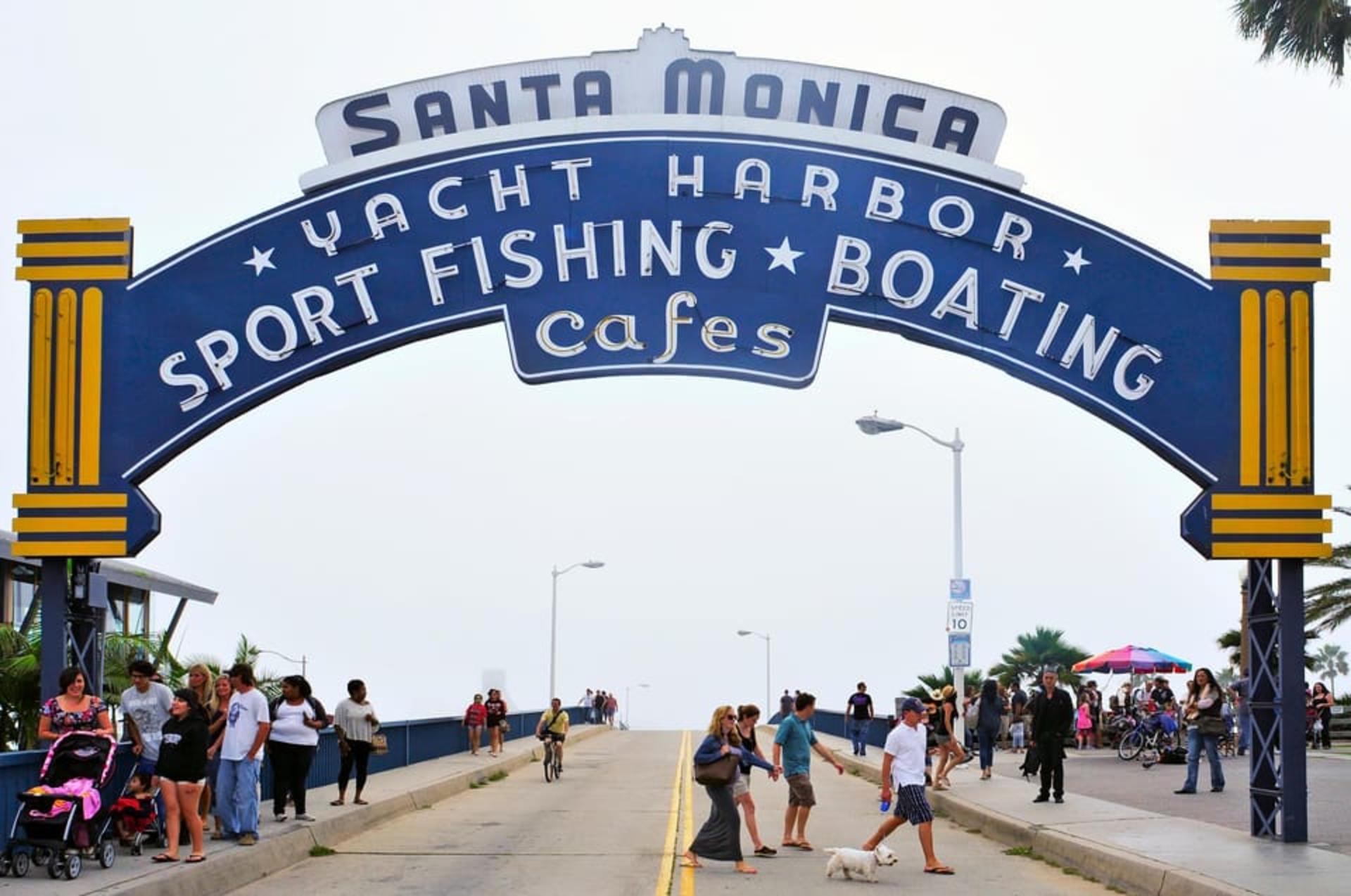 Hollywood, Beverly Hills, Santa Monica, Venice Beach Private  Tour. - Thumbnail 7