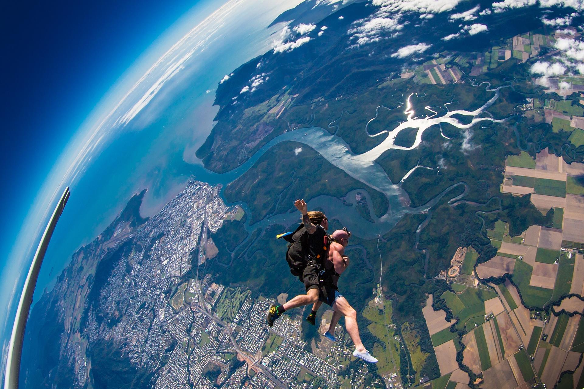 Cairns Skydive Experience - Thumbnail 3