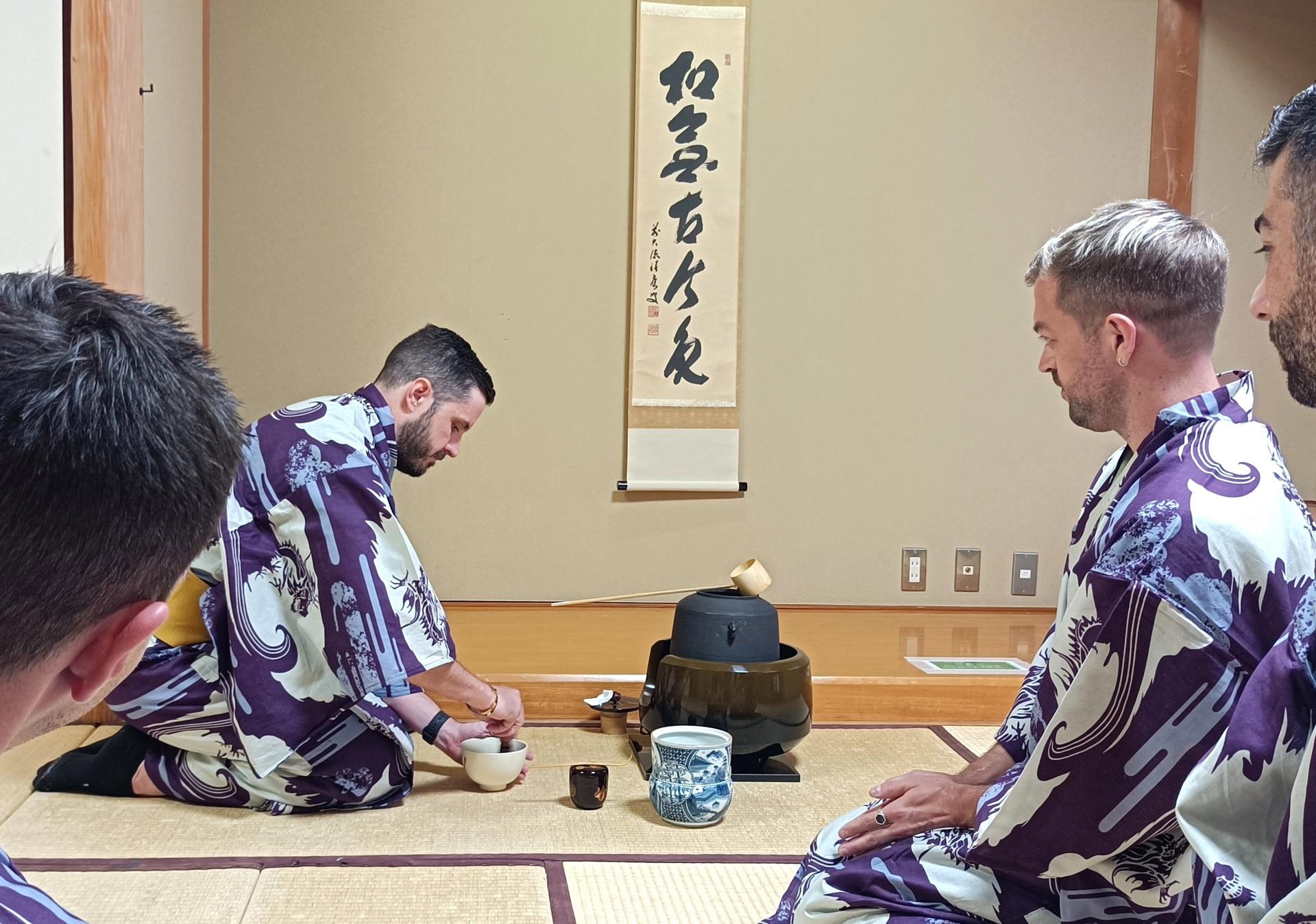 Experience an authentic tea ceremony in kimono (near Osaka Castle) - Thumbnail 2