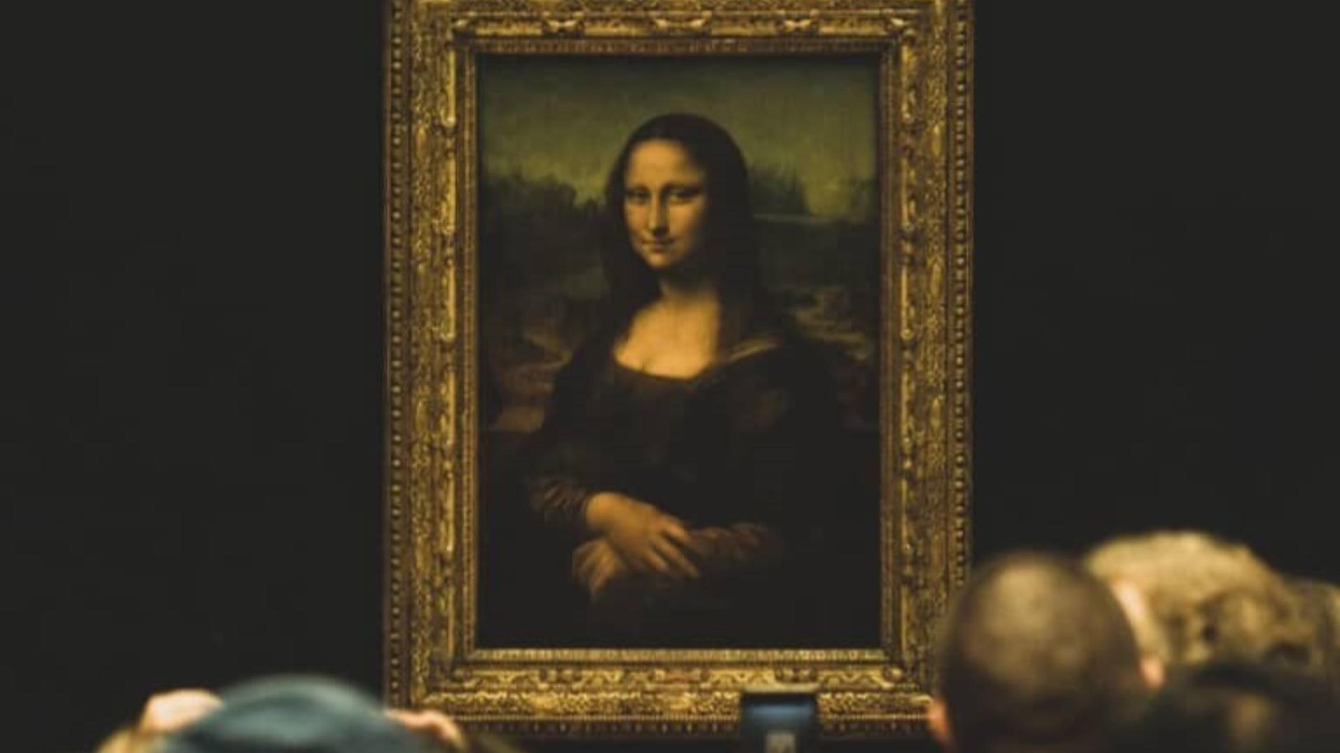 Louvre Museum guided tour with skip-the-line ticket - Thumbnail 3