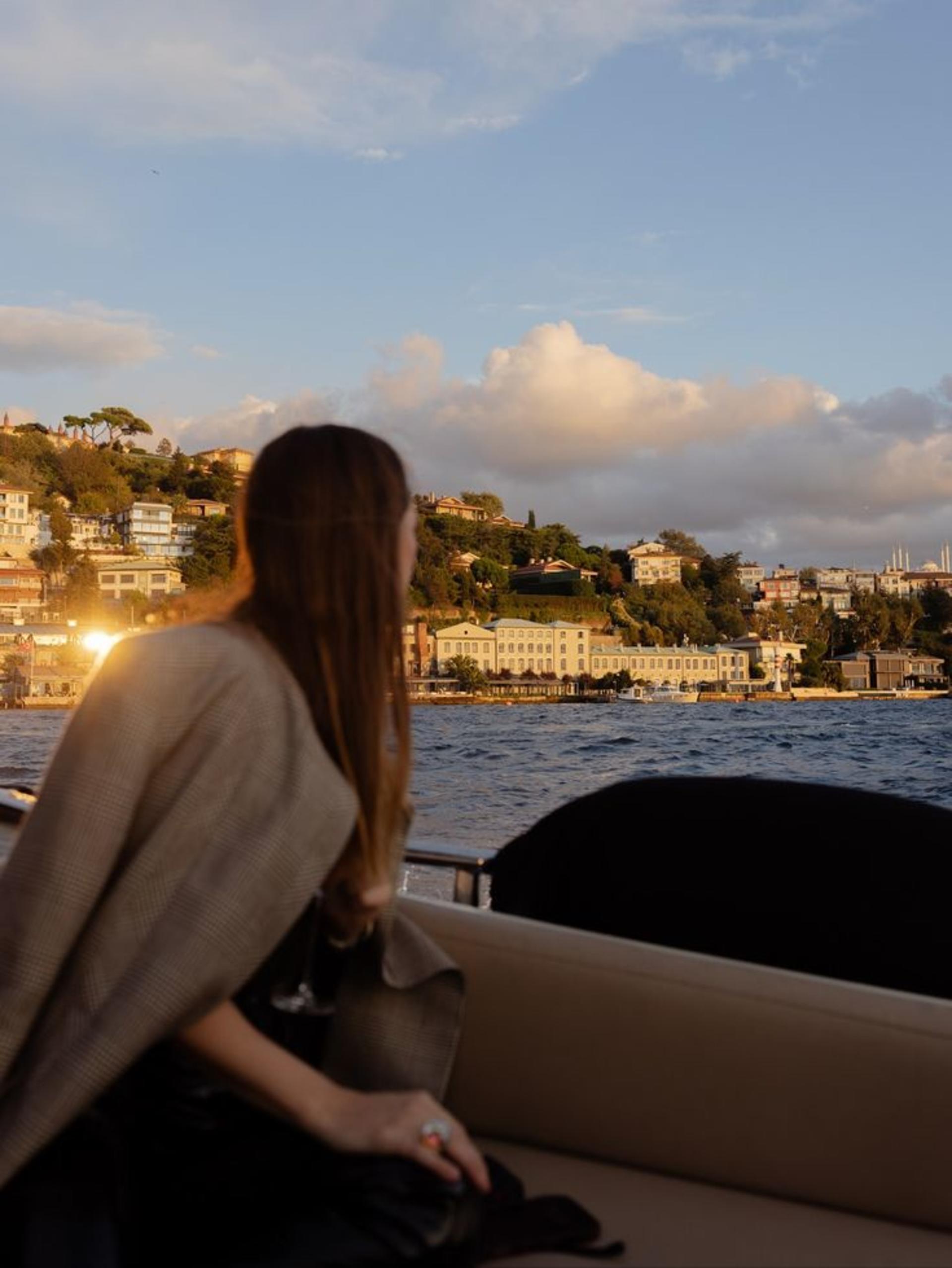 Istanbul Bosphorus Sunset Yachting: Sips, Sights & Stories - Thumbnail 63