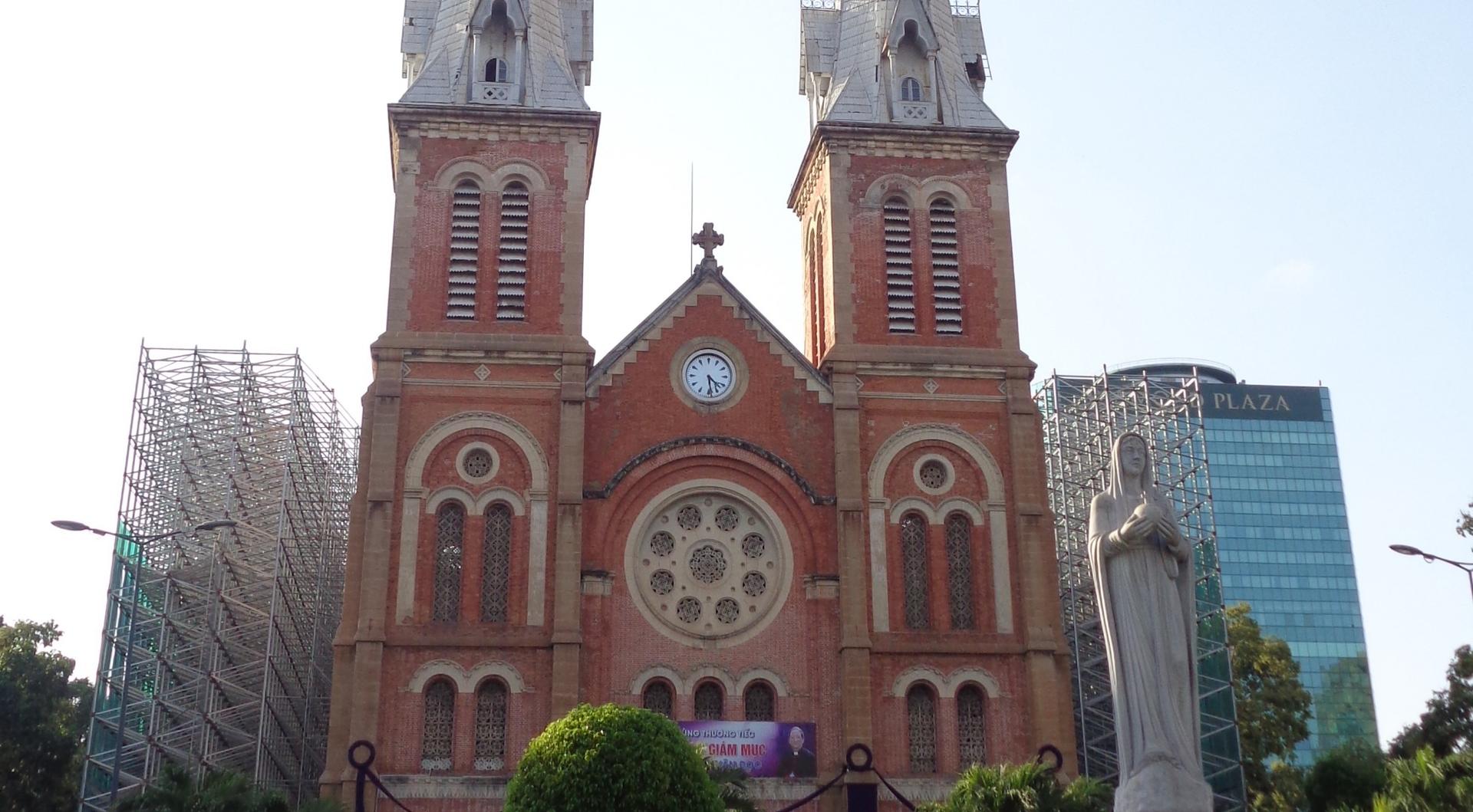 Saigon Religions Tour by Motorbike  - Thumbnail 3