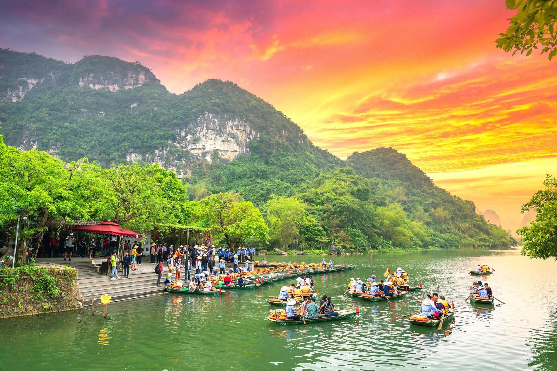 Ninh Binh Deluxe Small Group Day Tour from Hanoi by Limousine D-Car  - Thumbnail 10