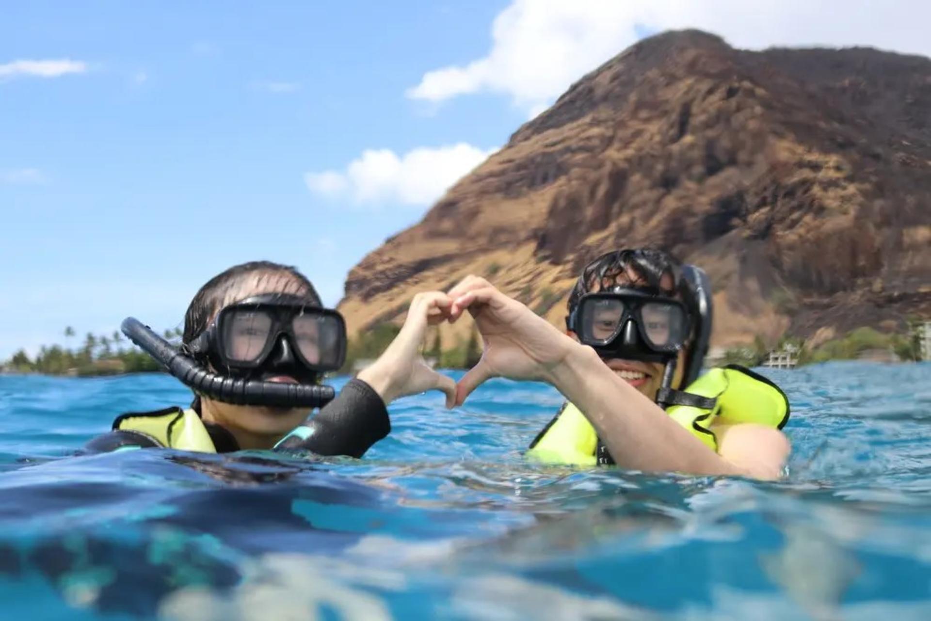 Turtle Canyon Snorkeling Adventure in Honolulu - Thumbnail 6