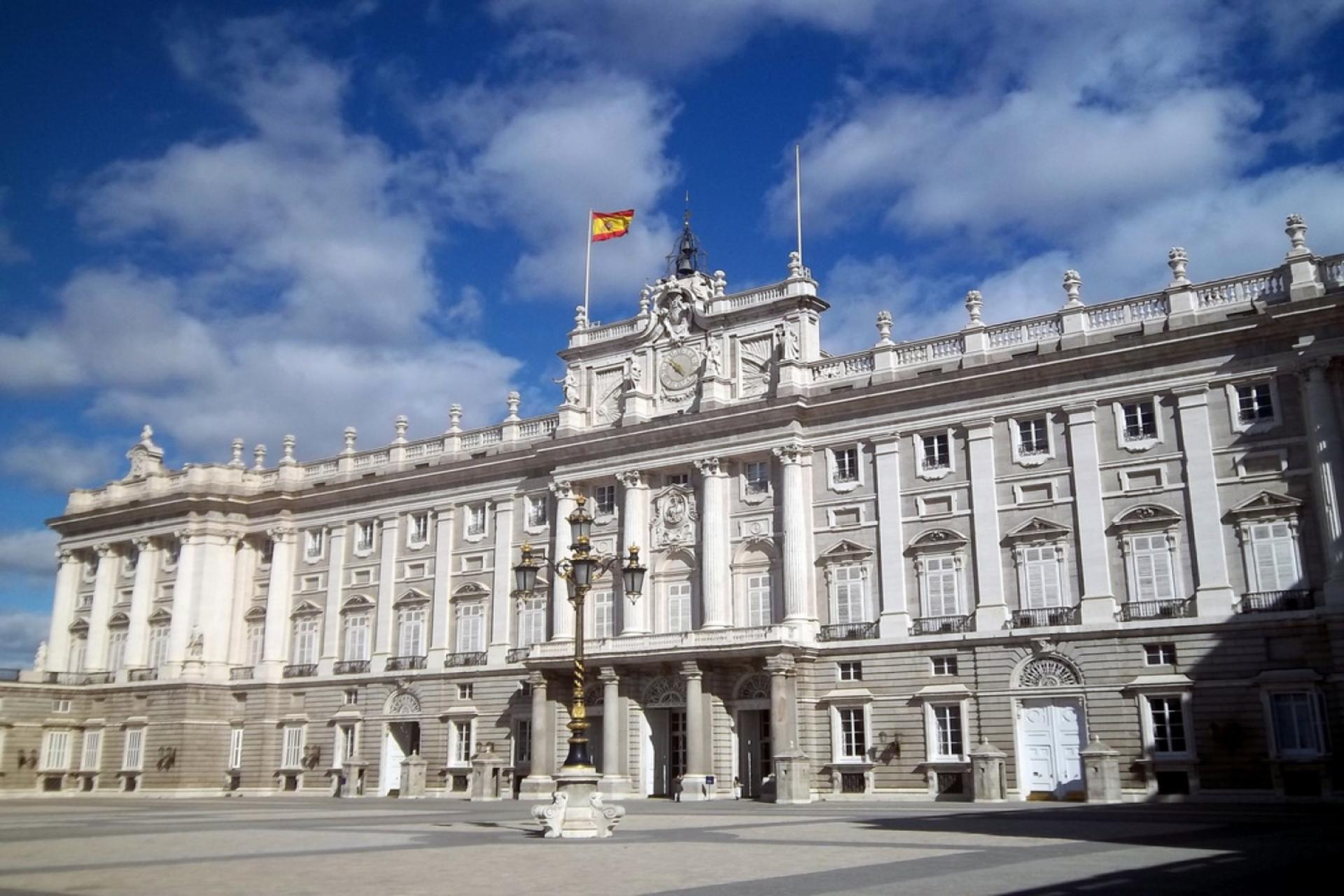 Madrid Royal Palace Guided Tour with Skip-the-line Access - Thumbnail 5