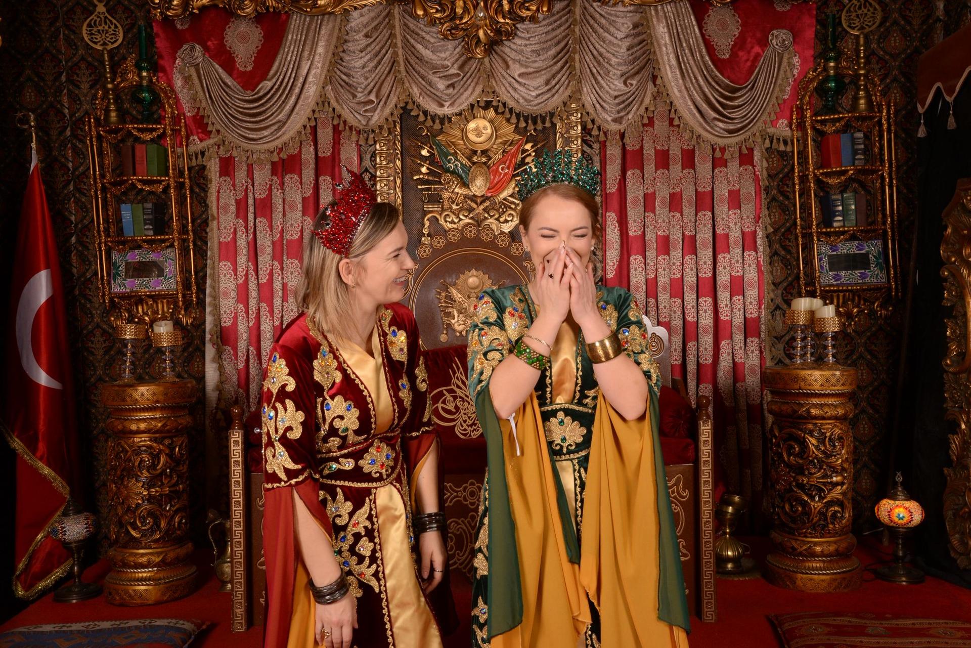 Istanbul: Authentic Costume Photo Memory in Sultanahmet - Thumbnail 3