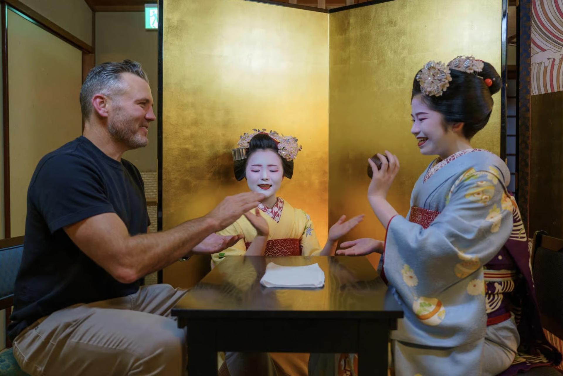 Kyoto: Geisha Dinner & Gion Cultural Walk - Thumbnail 4
