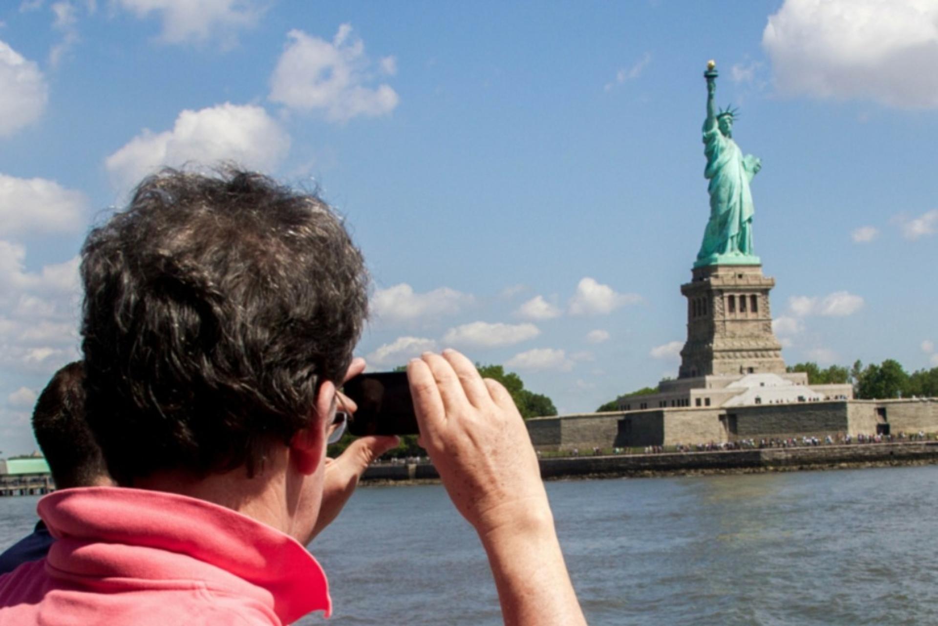 Statue of Liberty Express Cruise Tour in New York - Thumbnail 2